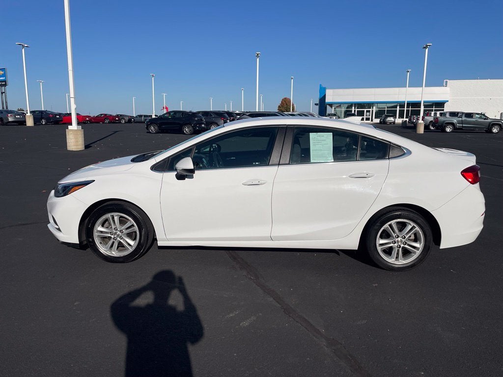 Used 2018 Chevrolet Cruze LT with VIN 1G1BE5SM0J7173610 for sale in Belle Plaine, Minnesota