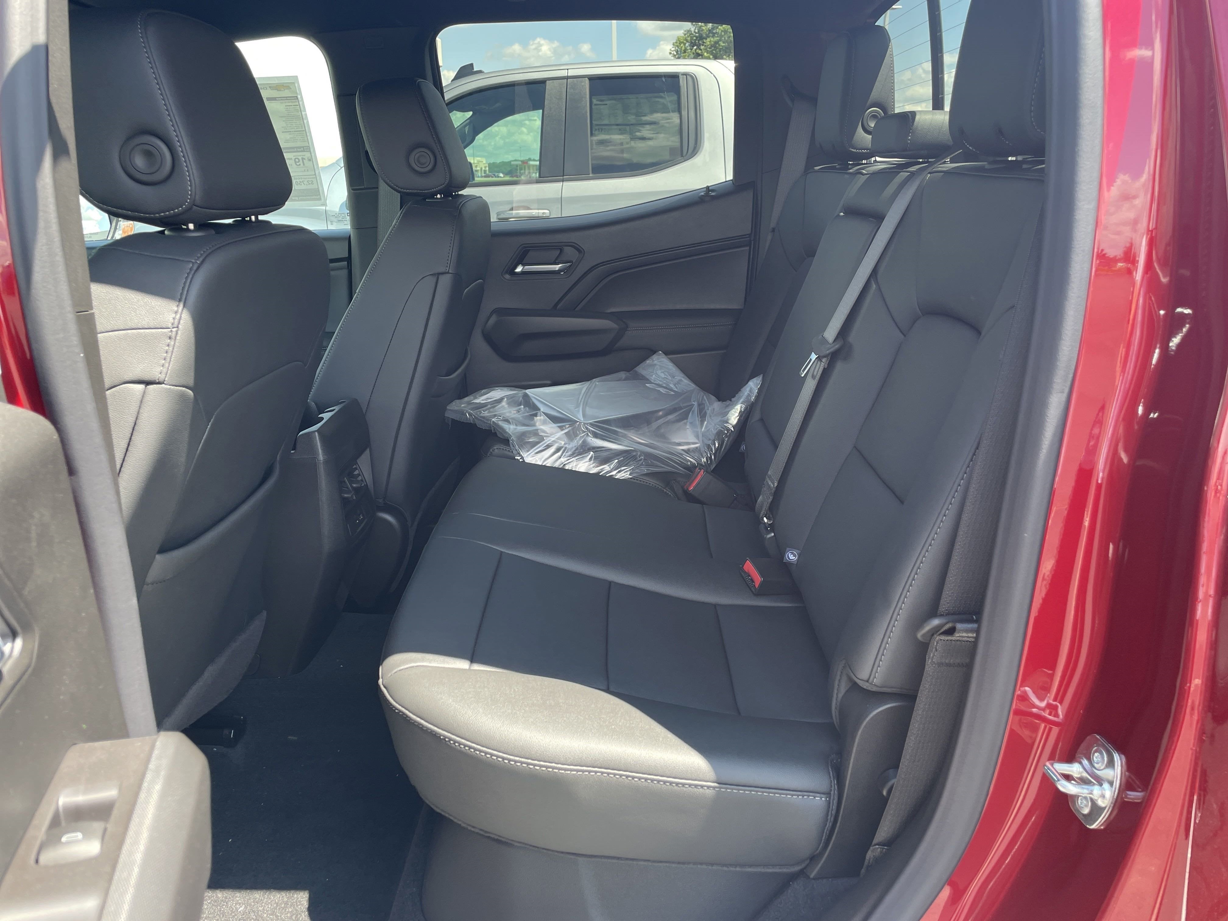 2025 Chevrolet Colorado WT/LT