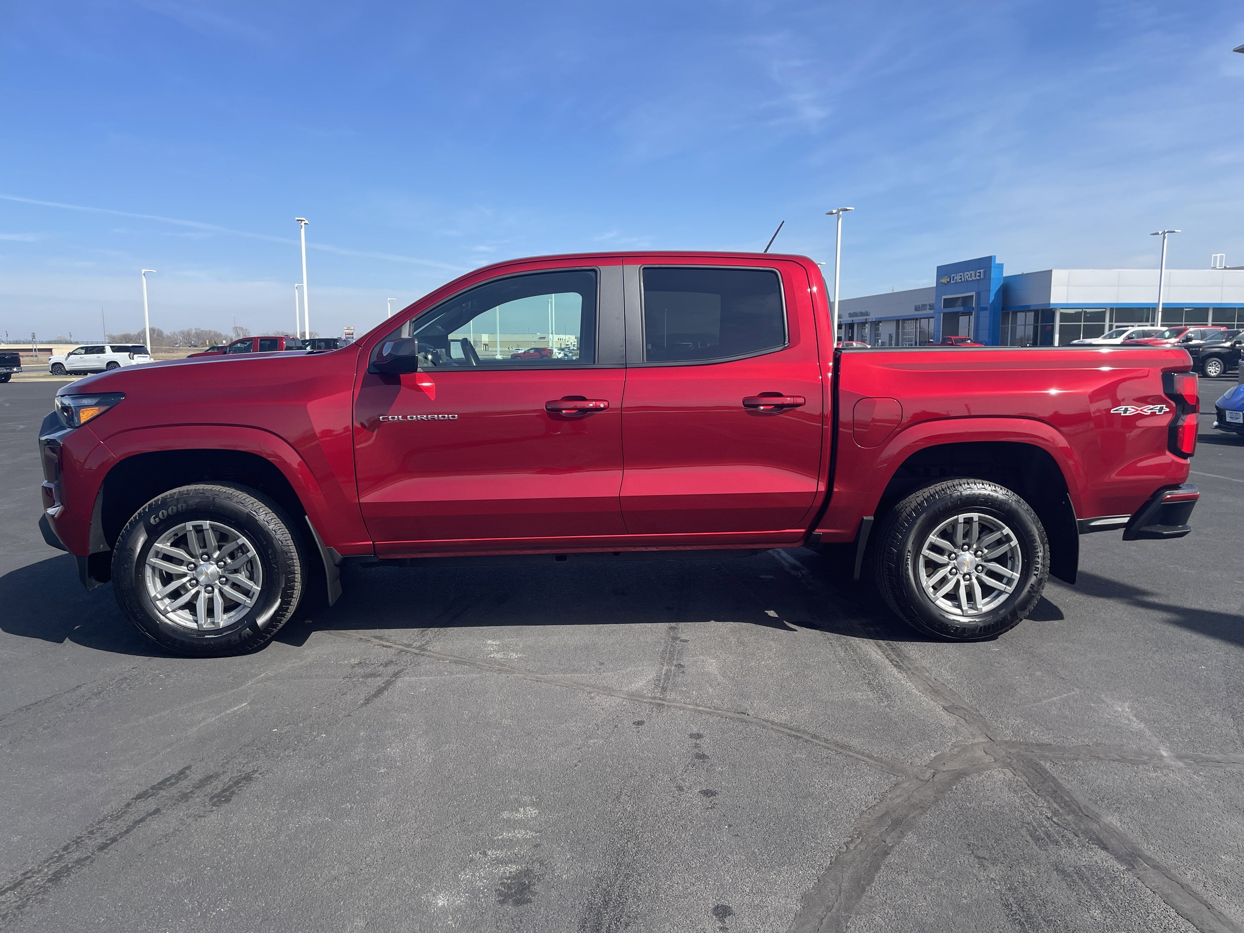 Used 2024 Chevrolet Colorado LT with VIN 1GCPTCEK1R1258990 for sale in Belle Plaine, Minnesota