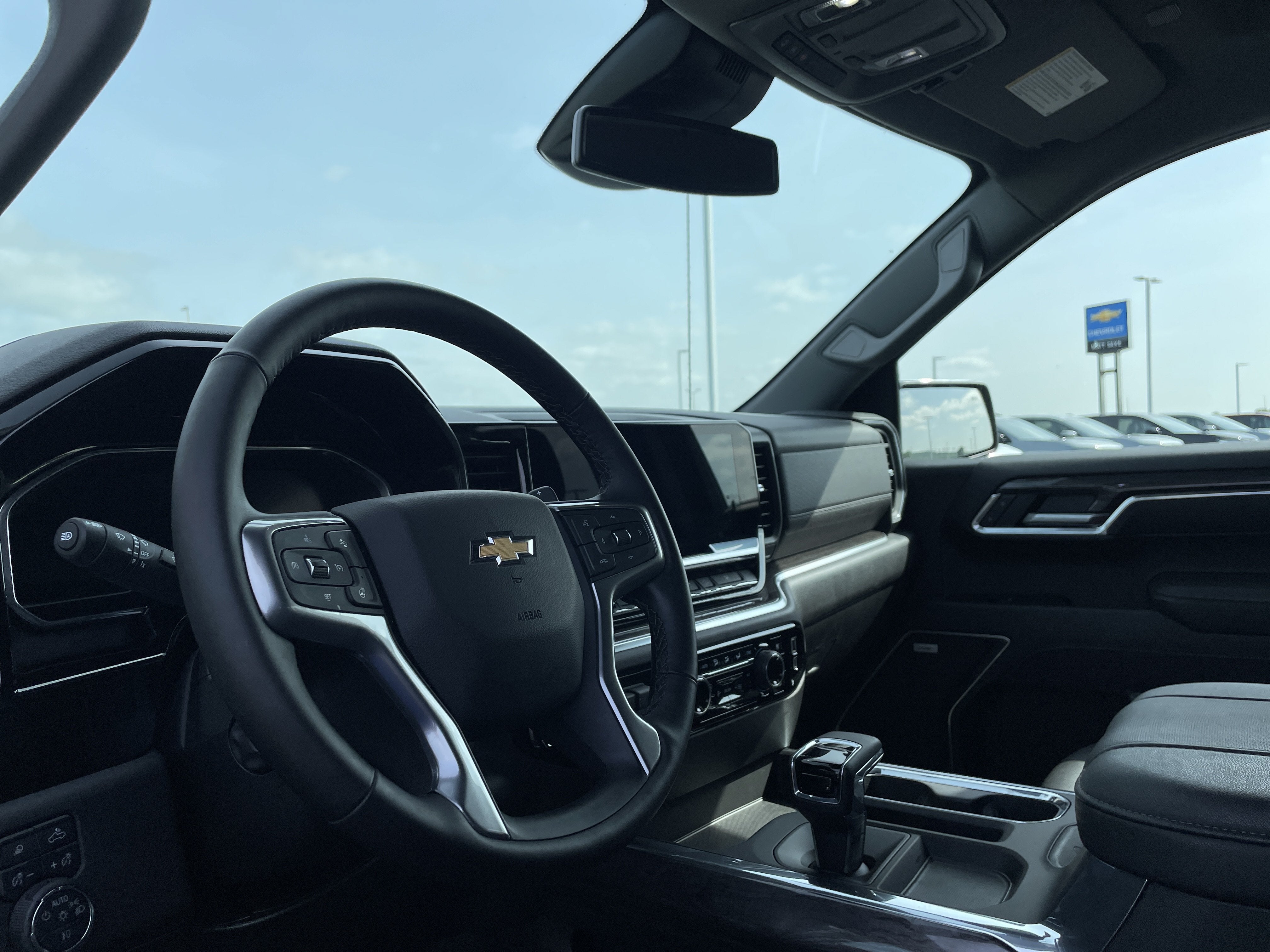 2025 Chevrolet Silverado 1500 LTZ