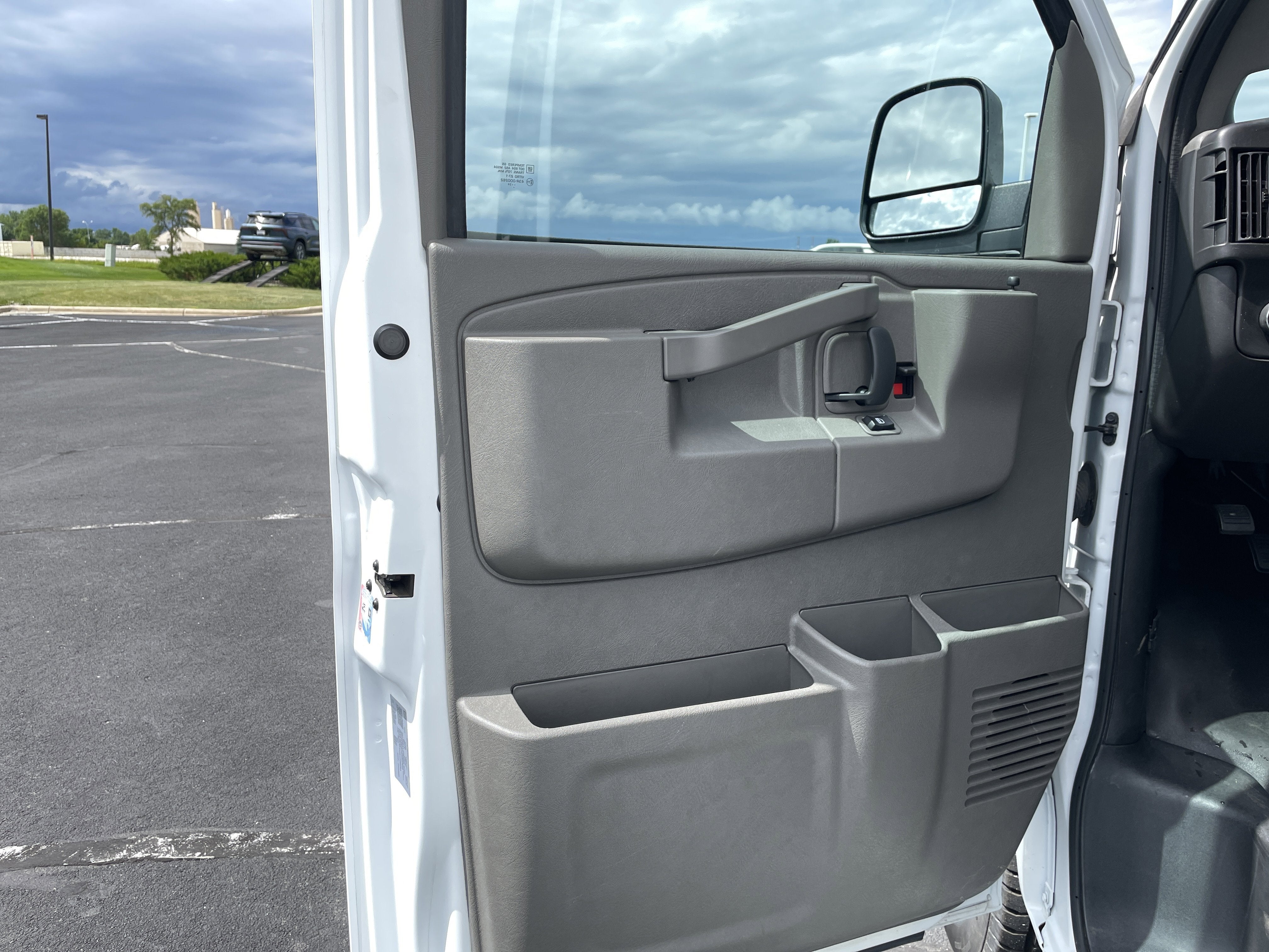 2024 Chevrolet Express Cargo 2500 WT