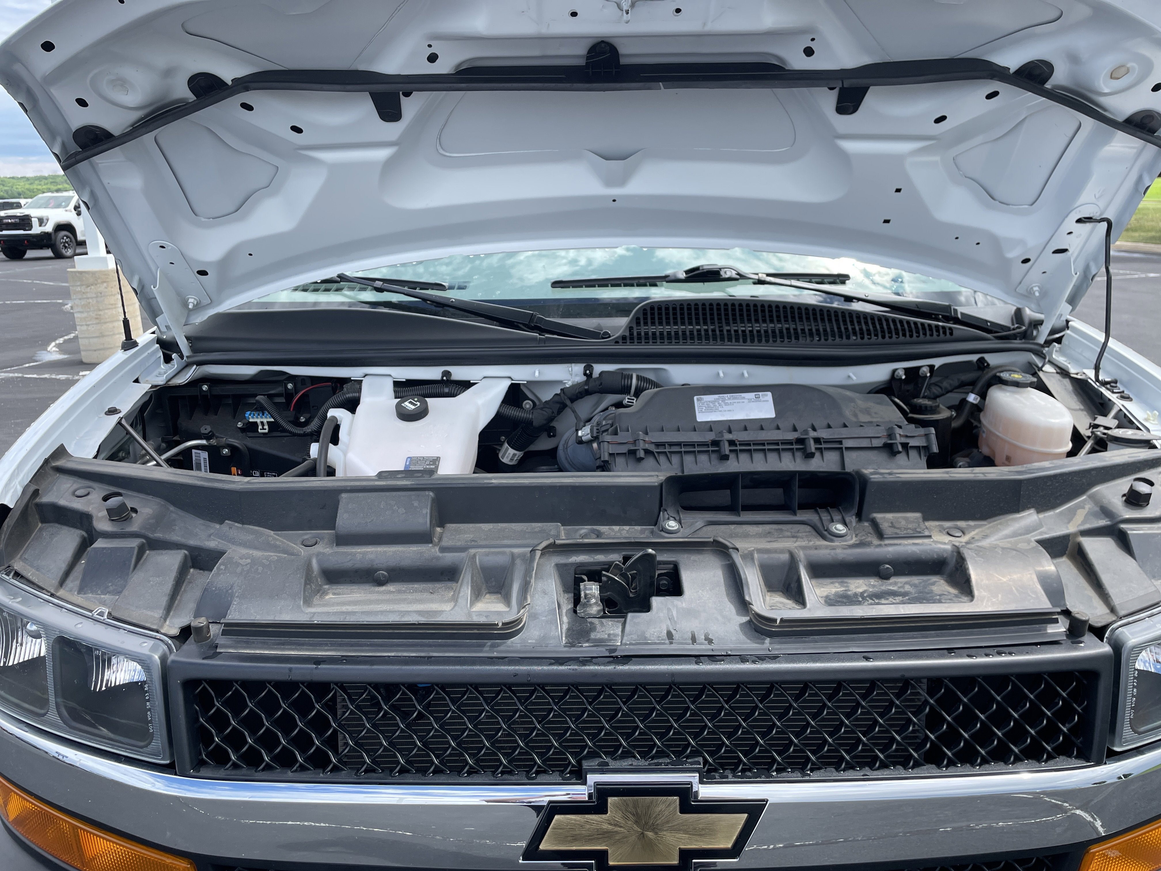 2024 Chevrolet Express Cargo 2500 WT