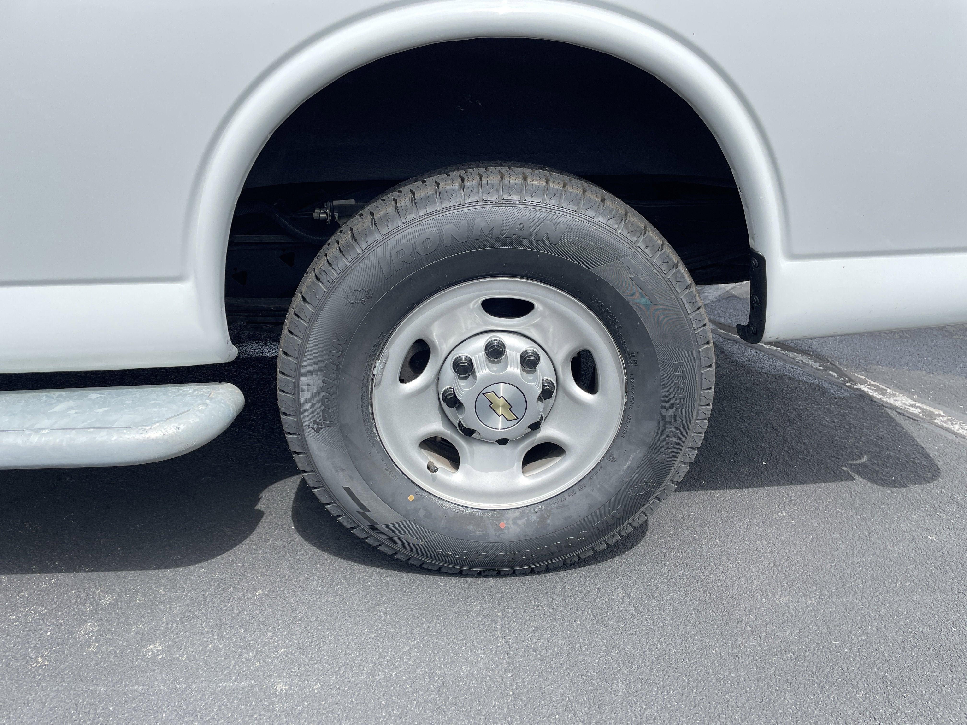 2024 Chevrolet Express Cargo 2500 WT