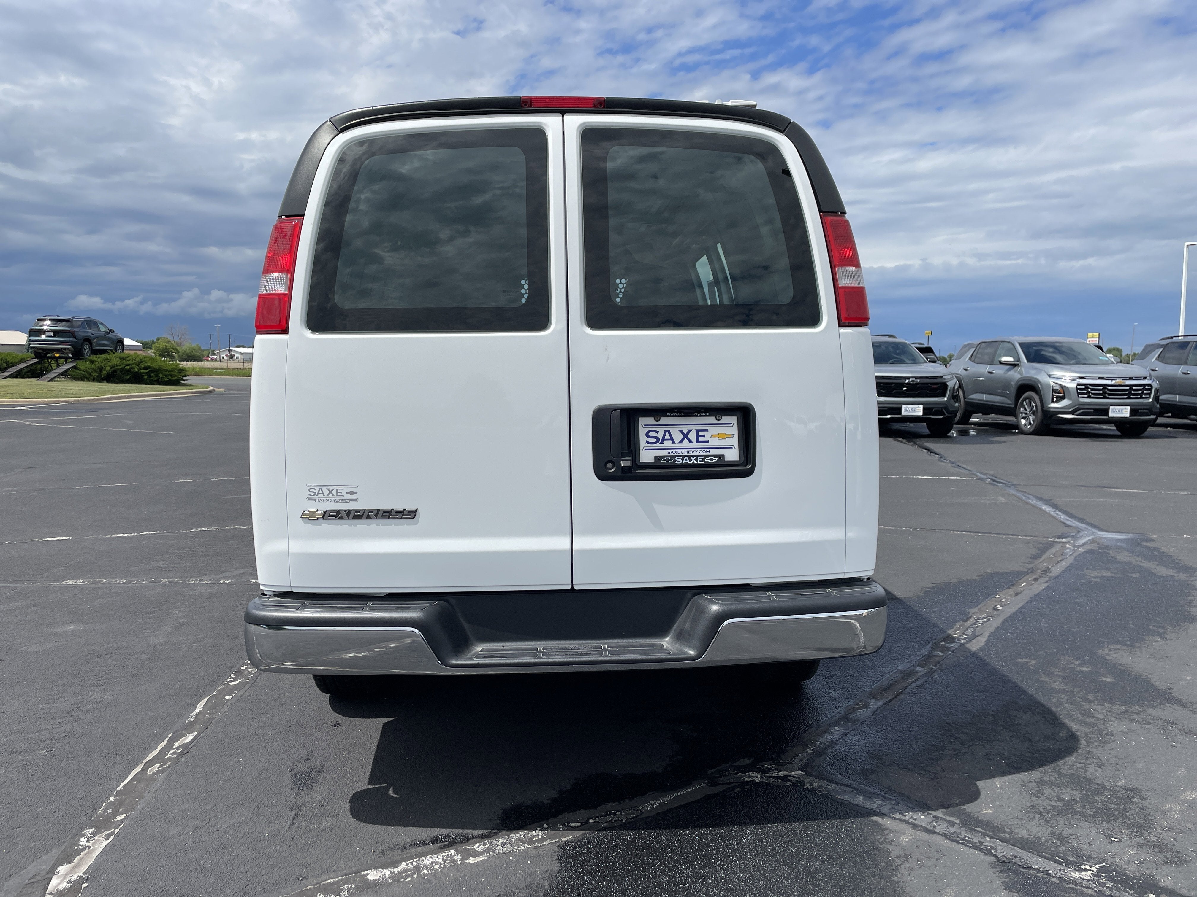 2024 Chevrolet Express Cargo 2500 WT