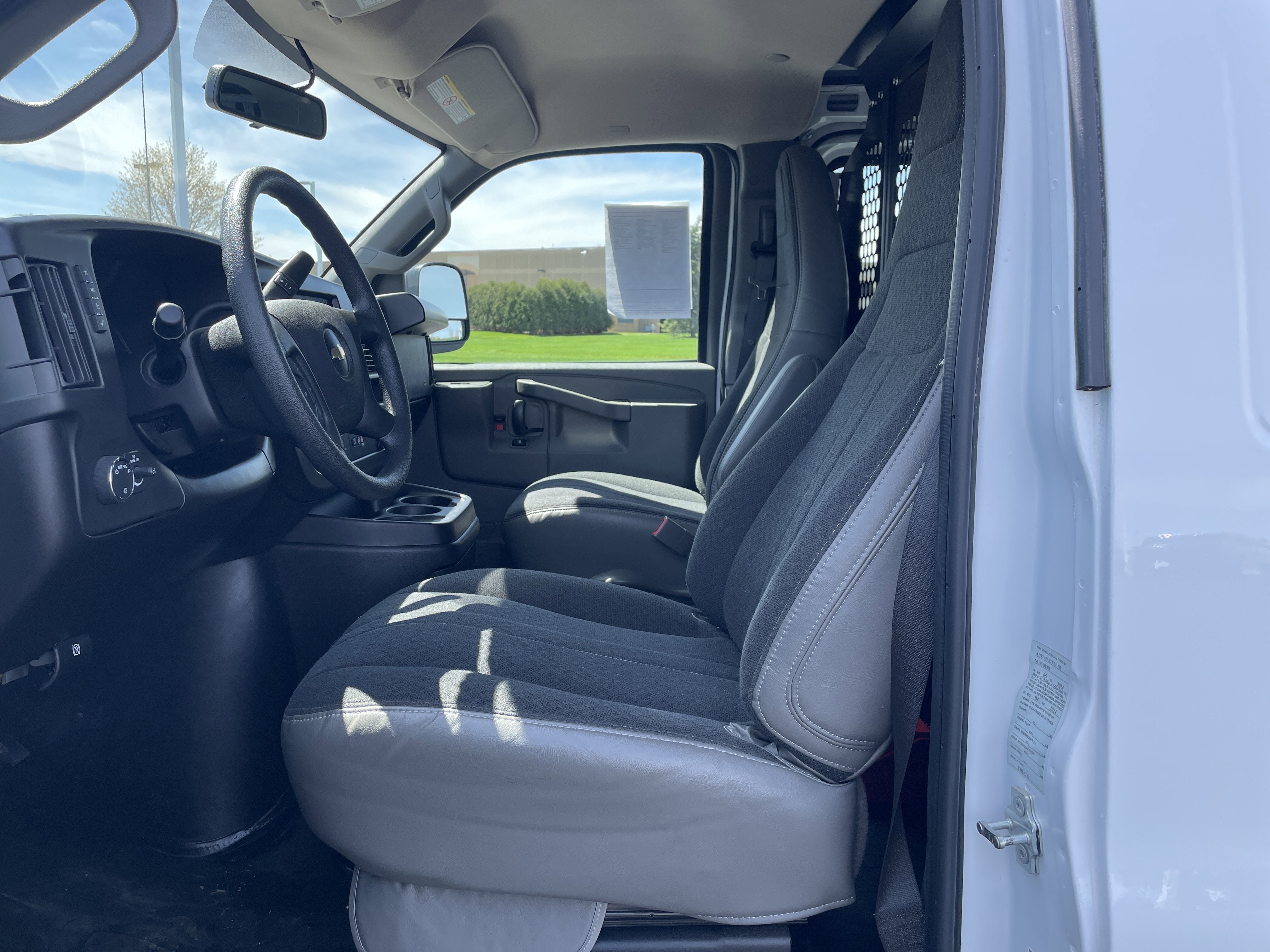 2024 Chevrolet Express Cargo Work Van - Photo 16