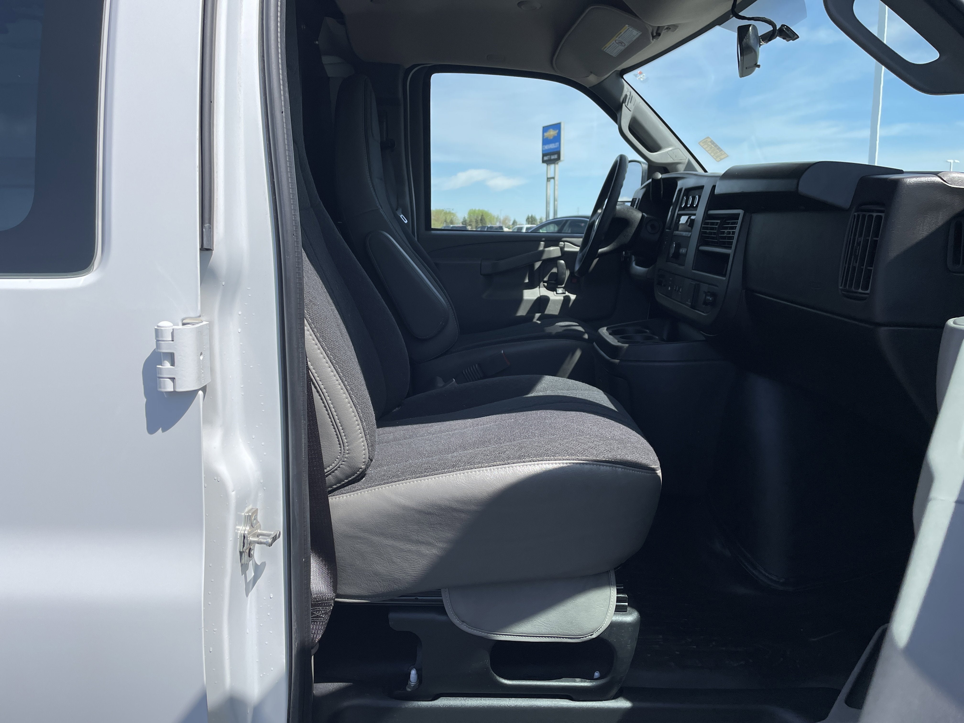 2024 Chevrolet Express Cargo Work Van - Photo 22