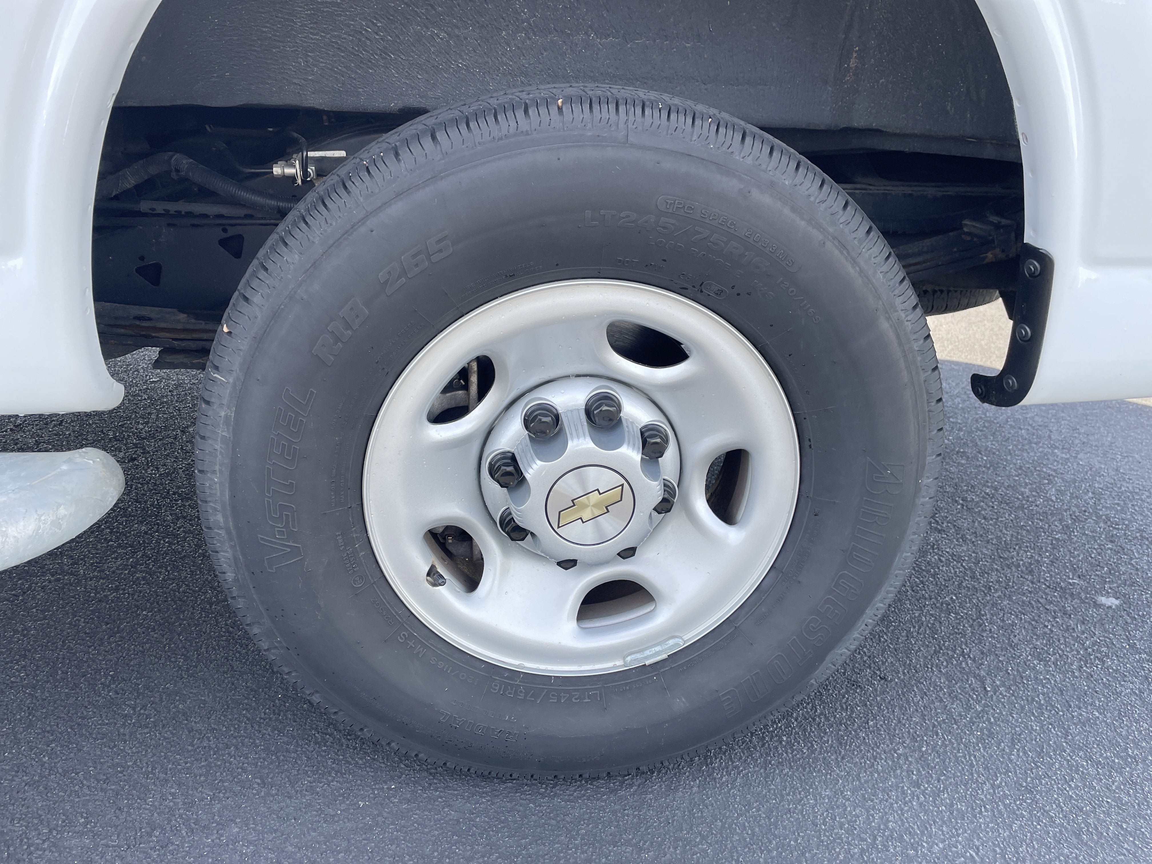 2024 Chevrolet Express Cargo Work Van - Photo 24