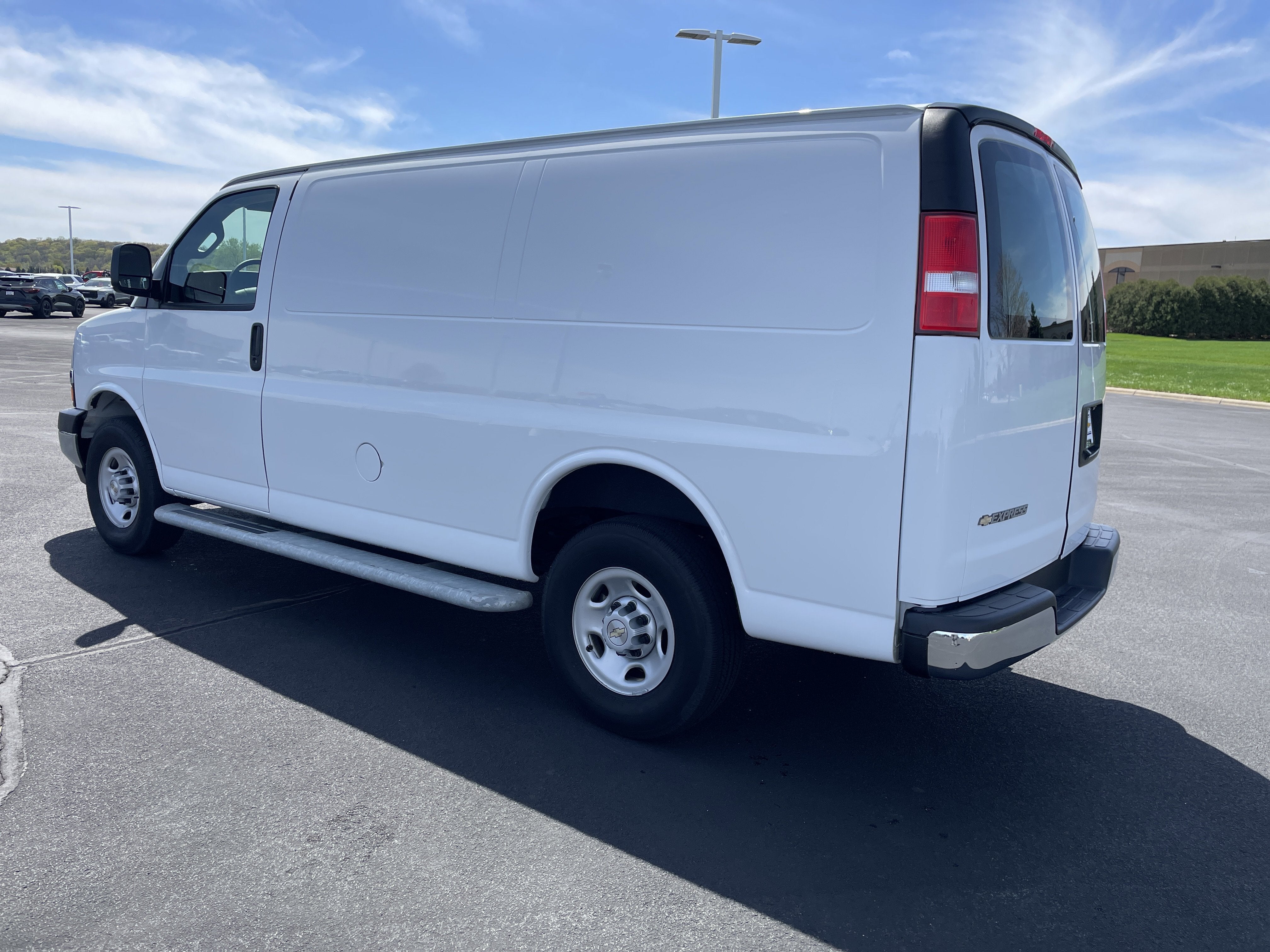2024 Chevrolet Express Cargo 2500 WT