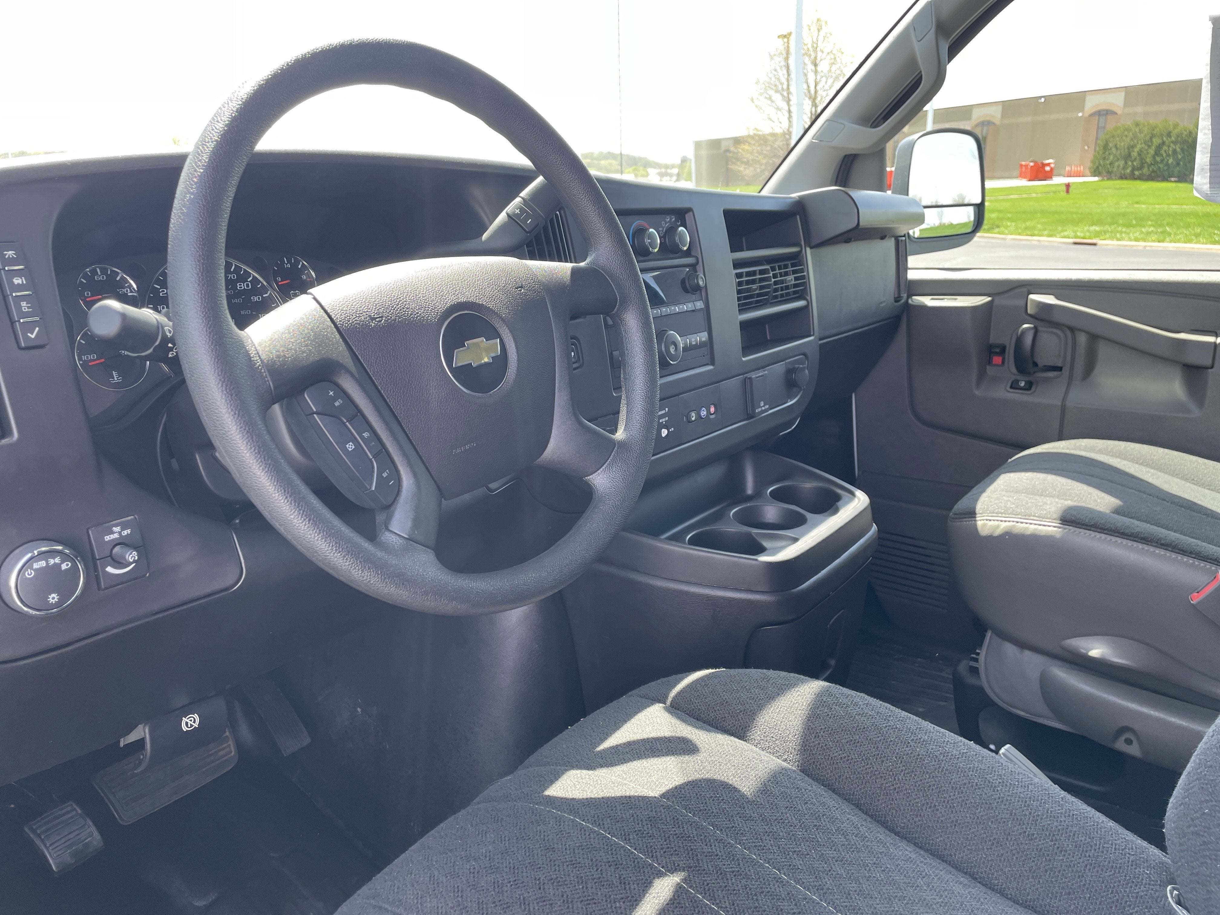 2024 Chevrolet Express Cargo 2500 WT
