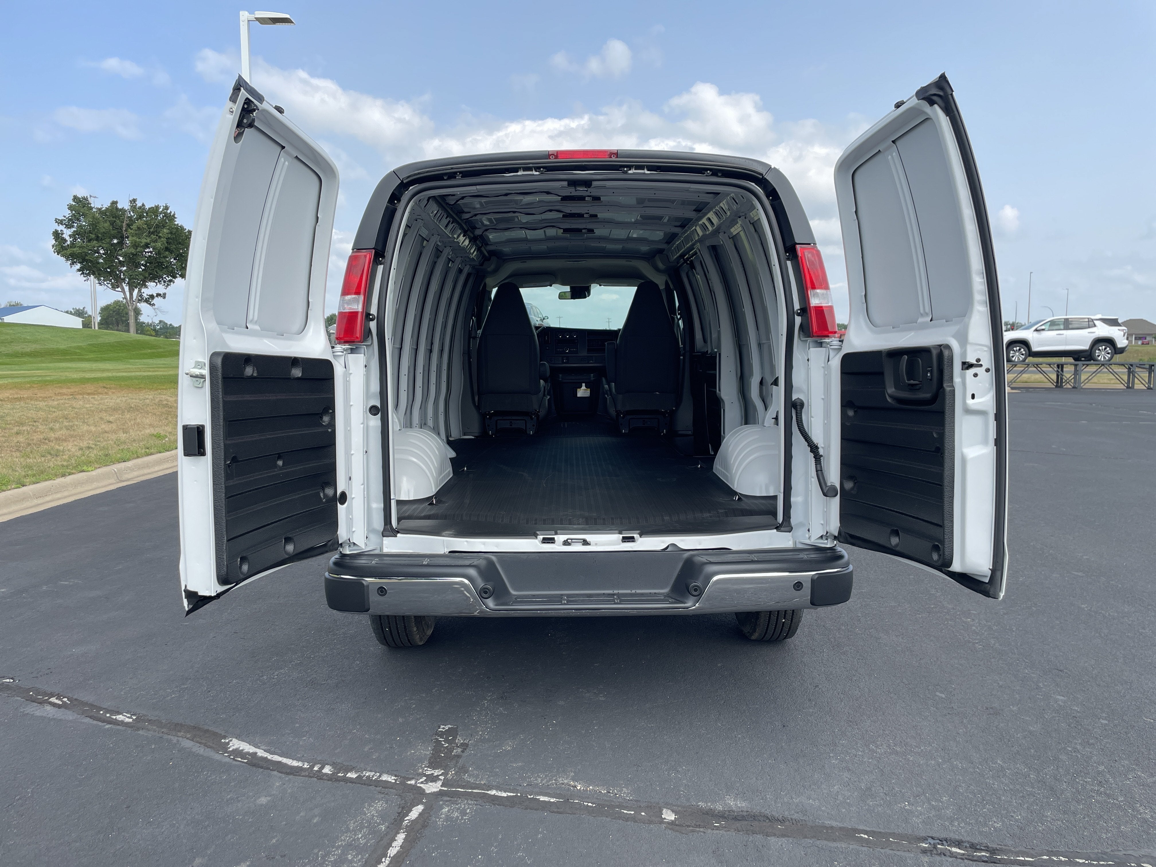 2026 Chevrolet Express Cargo WT