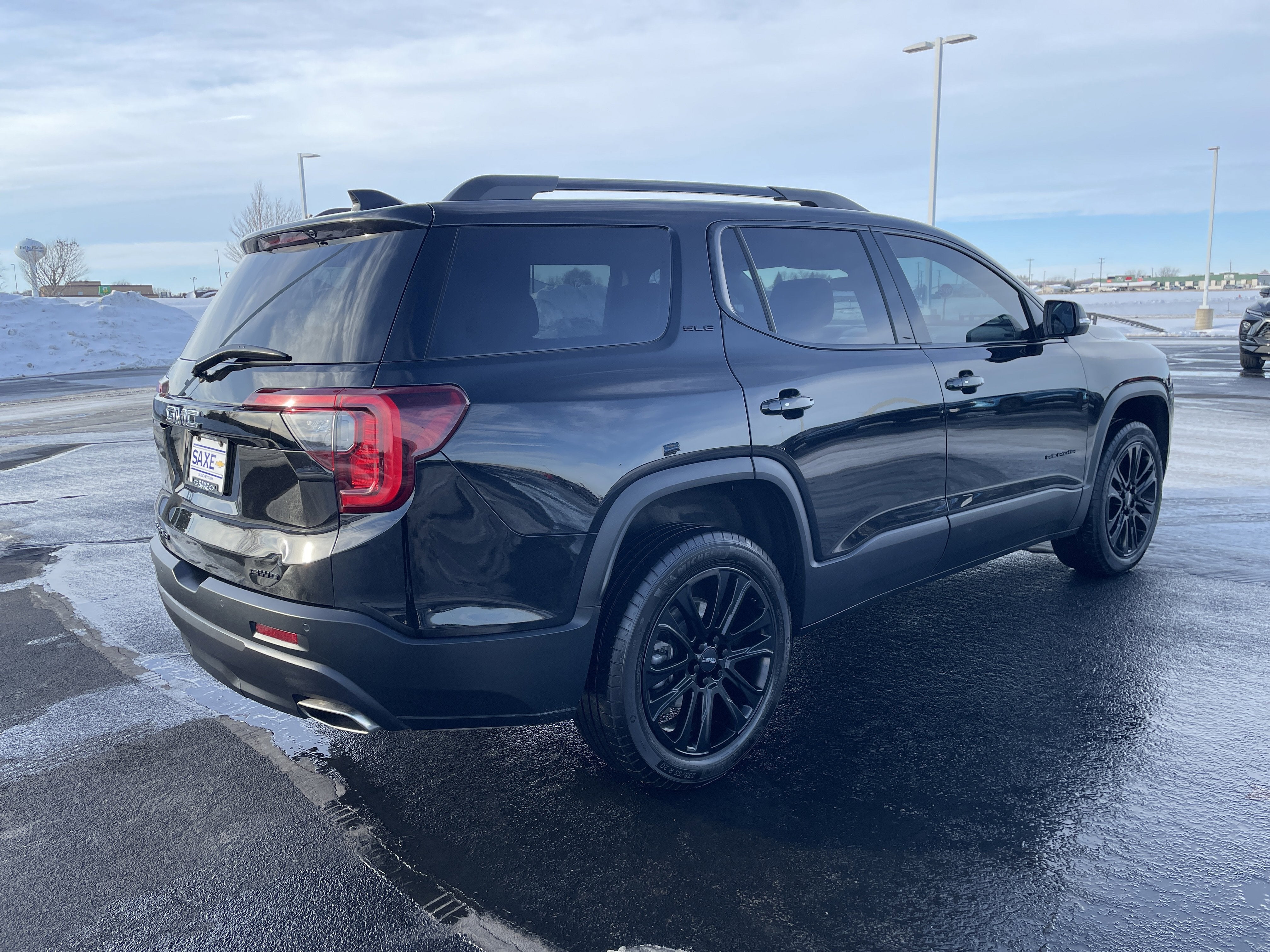 2023 GMC Acadia SLE
