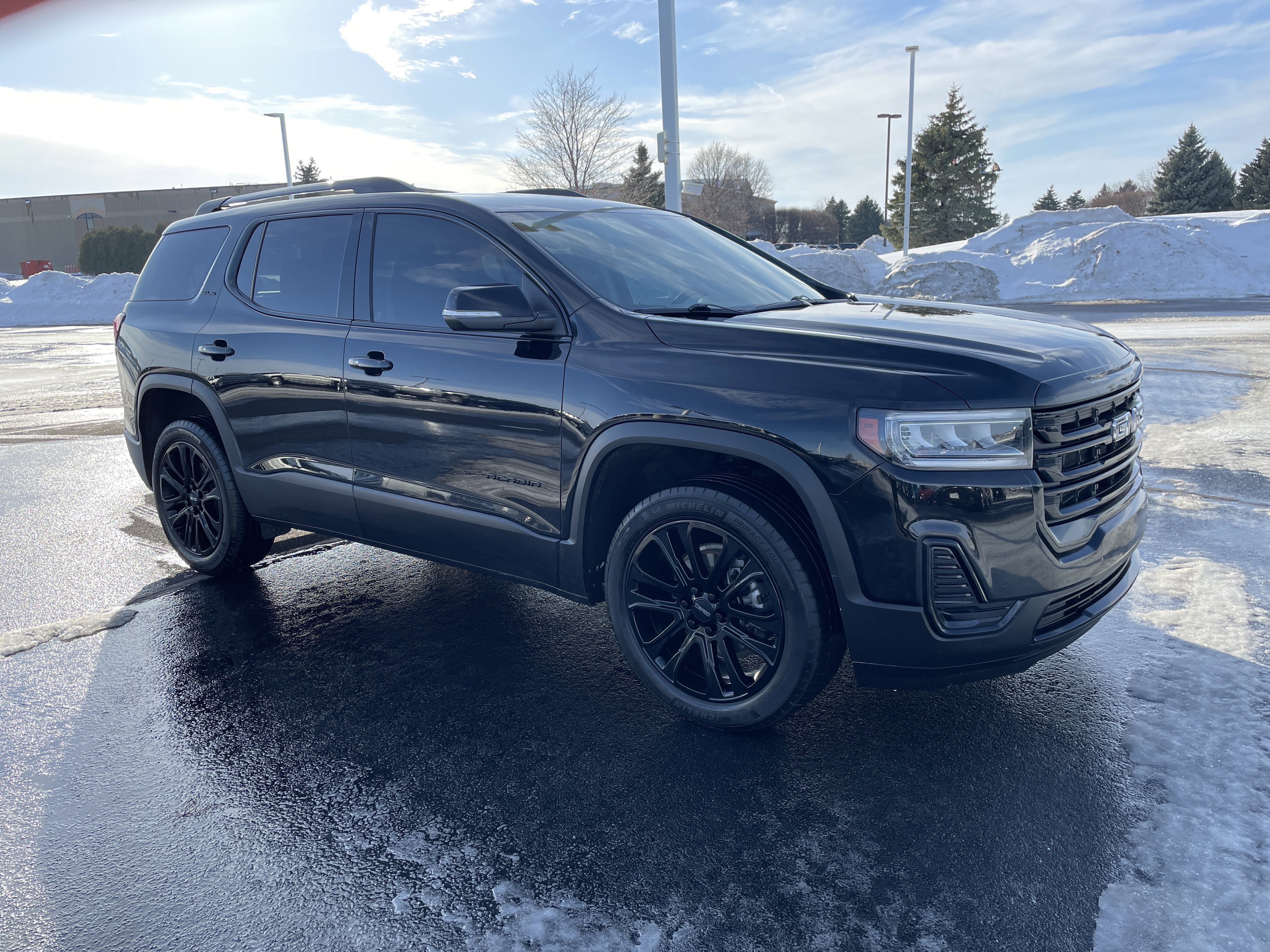 2023 GMC Acadia SLE