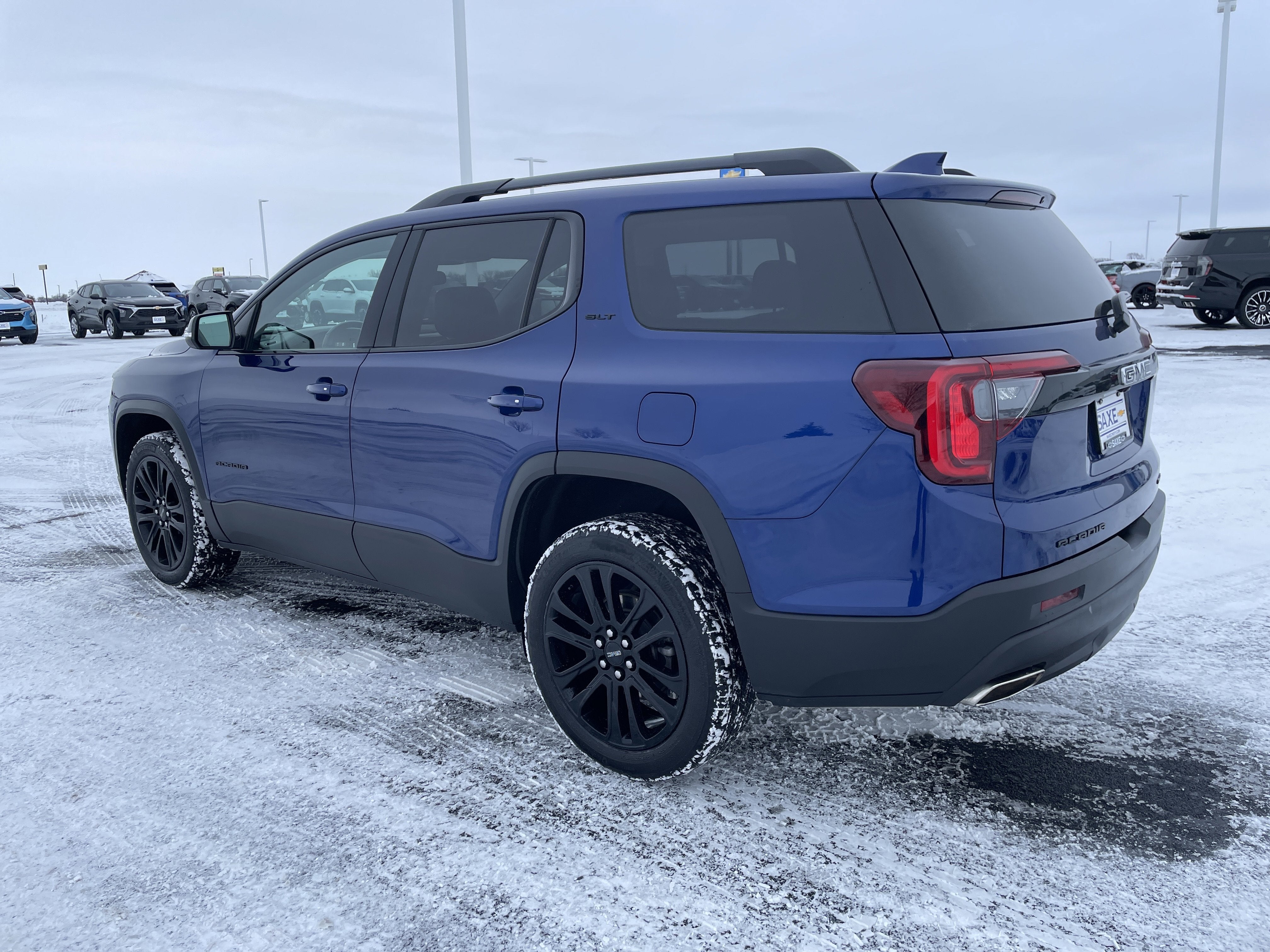 2023 GMC Acadia SLT