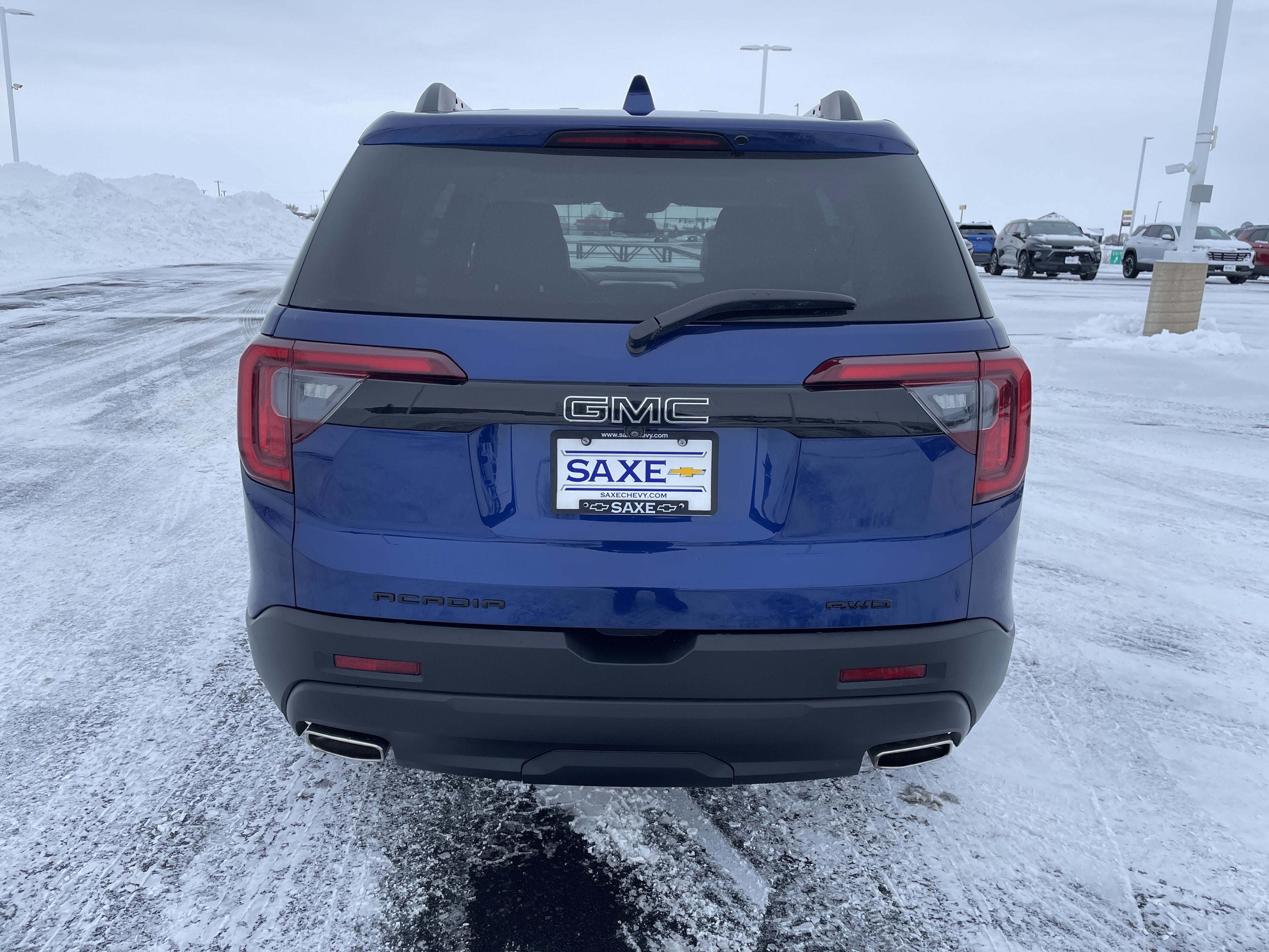 2023 GMC Acadia SLT