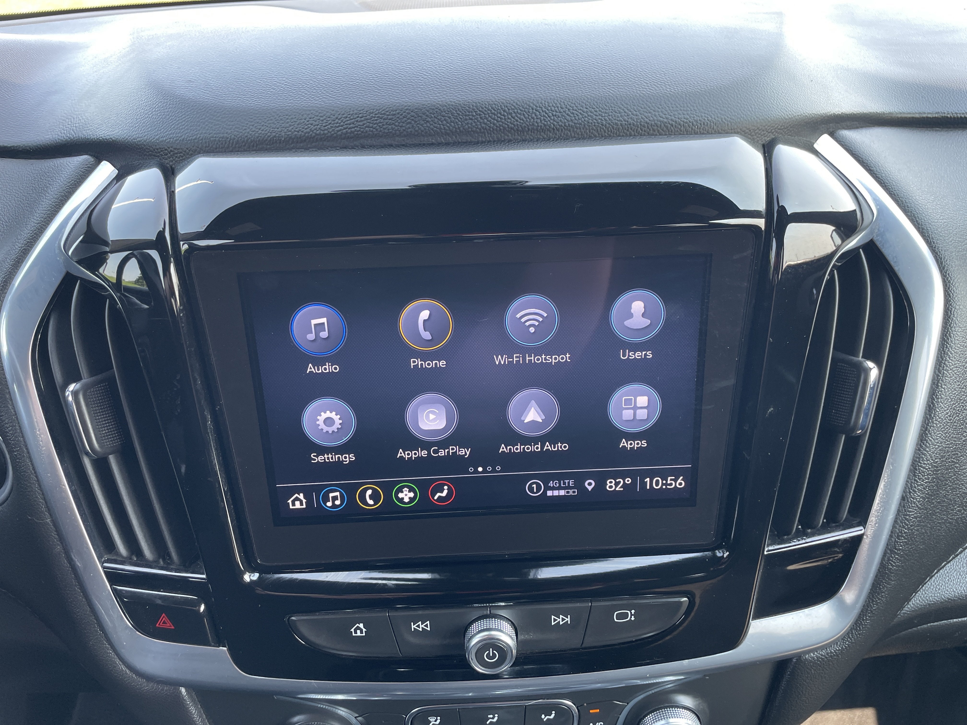 2022 Chevrolet Traverse LT Cloth