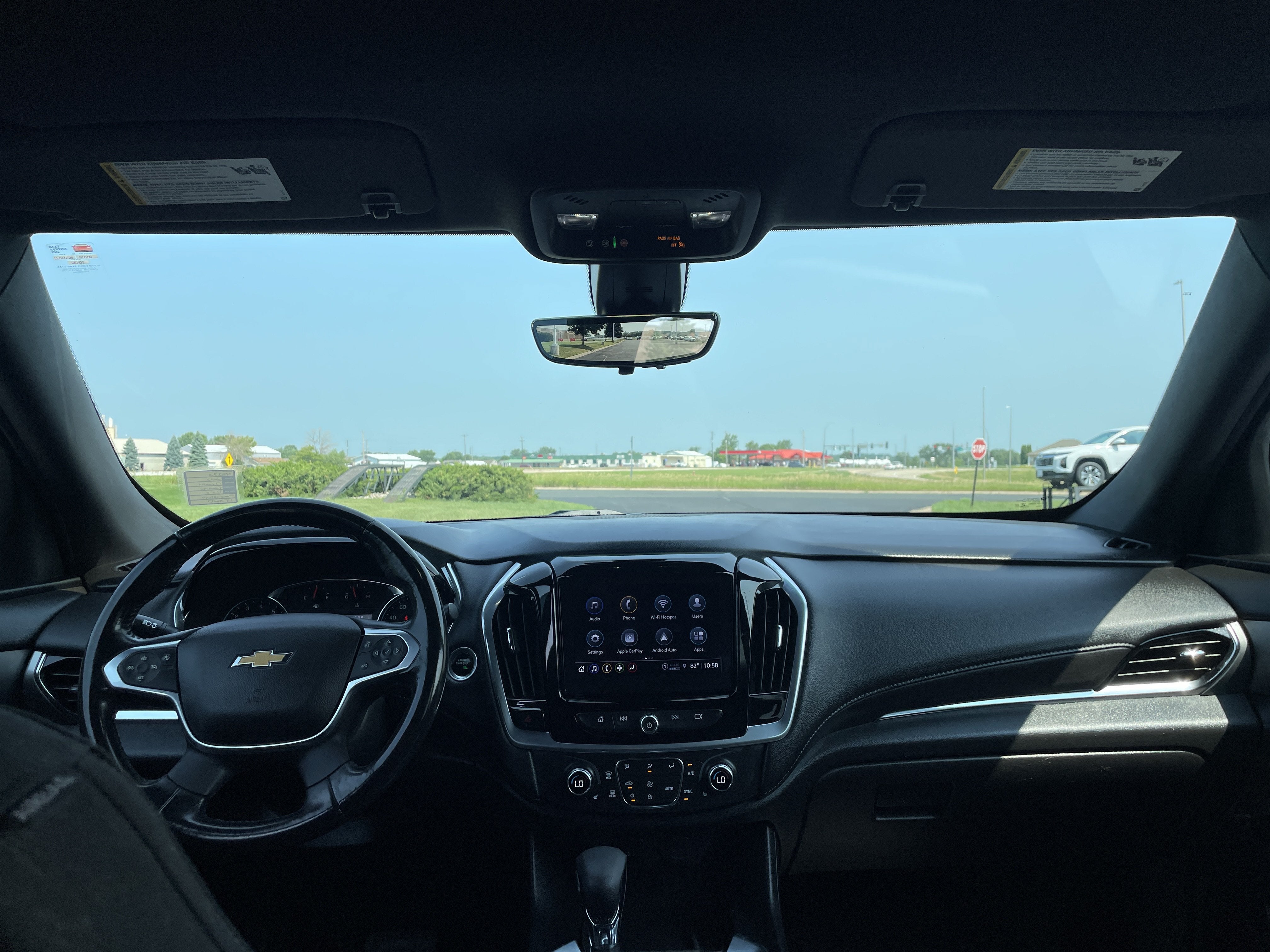 2022 Chevrolet Traverse LT Cloth