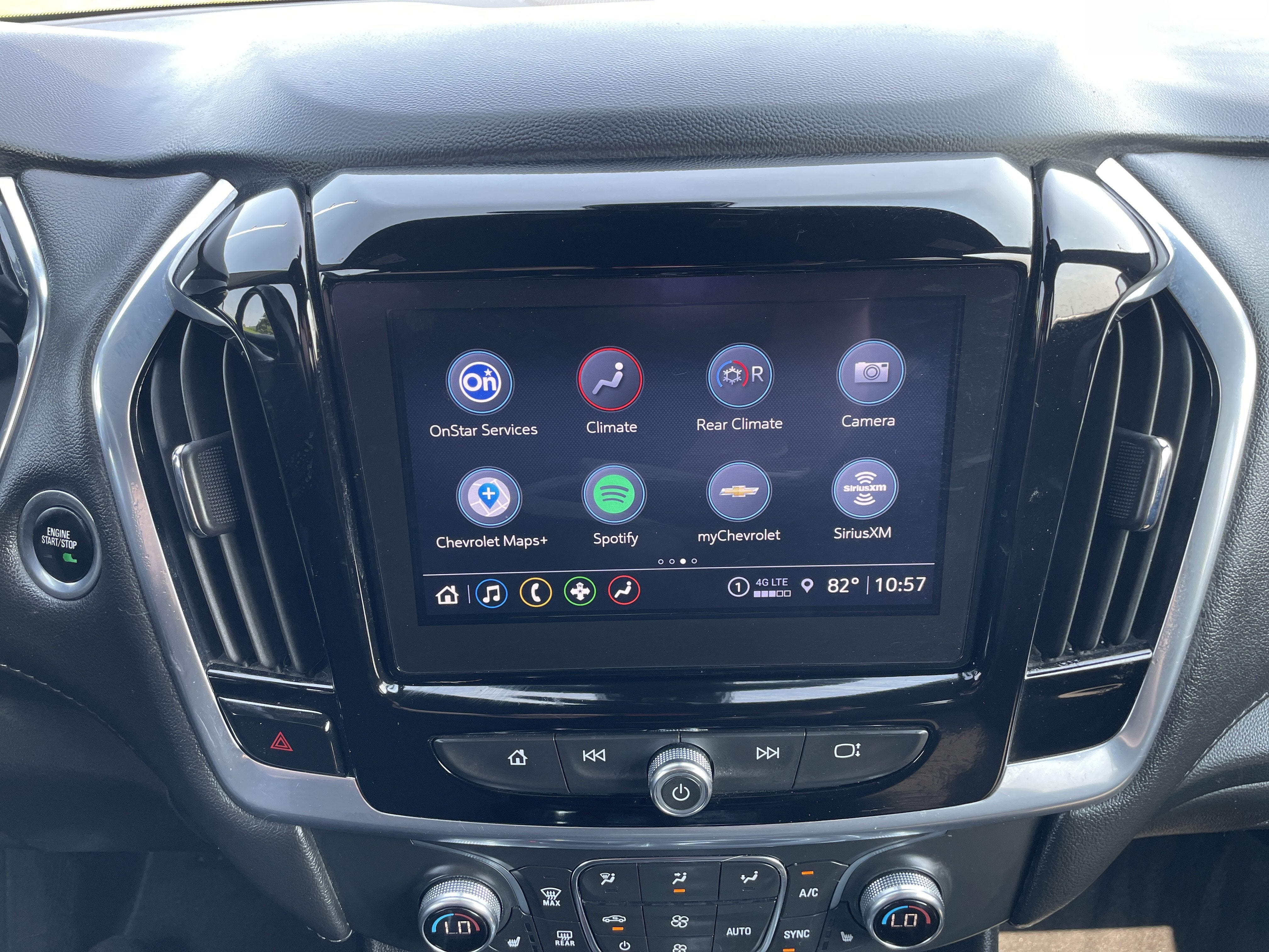 2022 Chevrolet Traverse LT Cloth