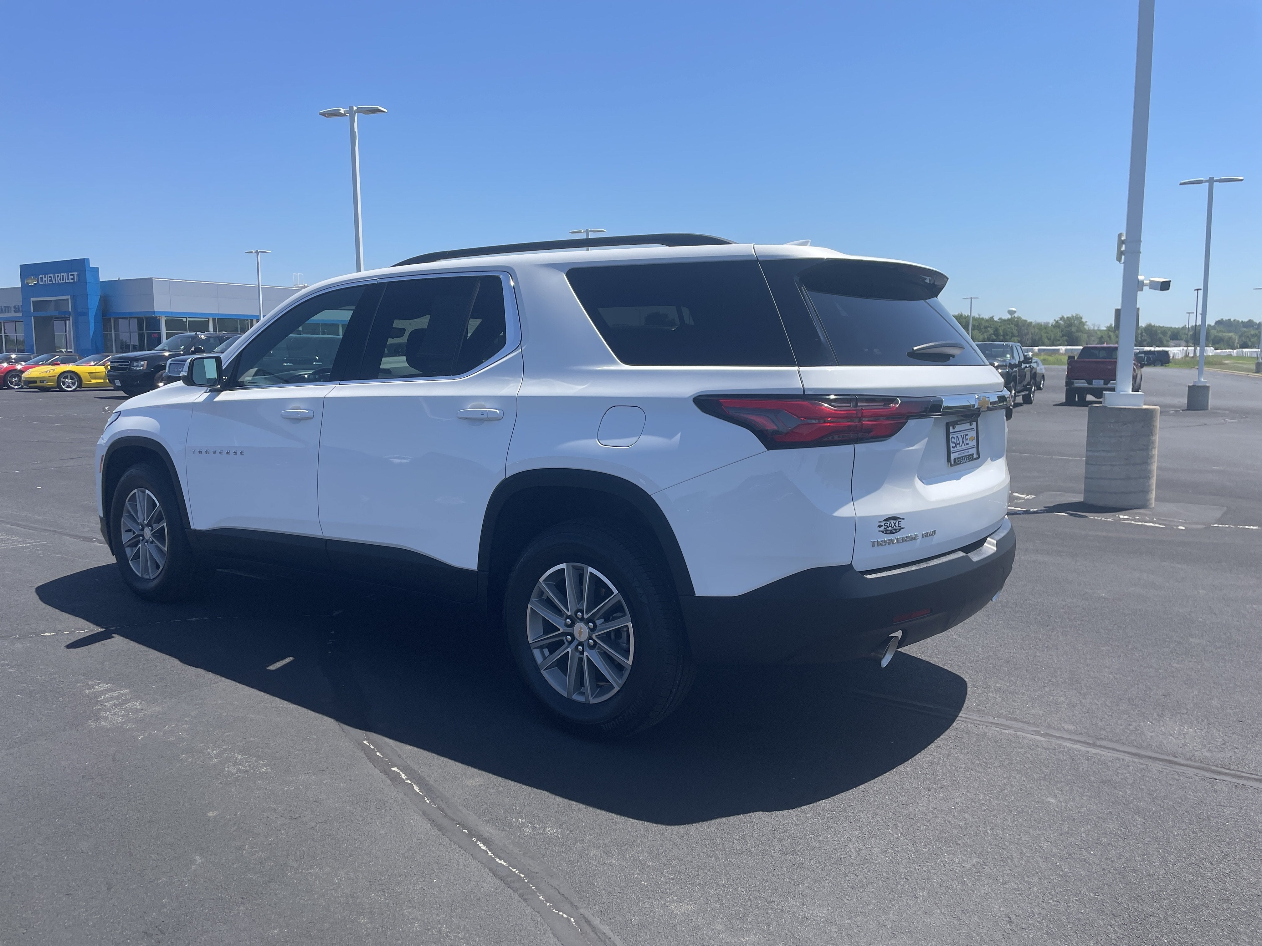 2023 Chevrolet Traverse LT Cloth