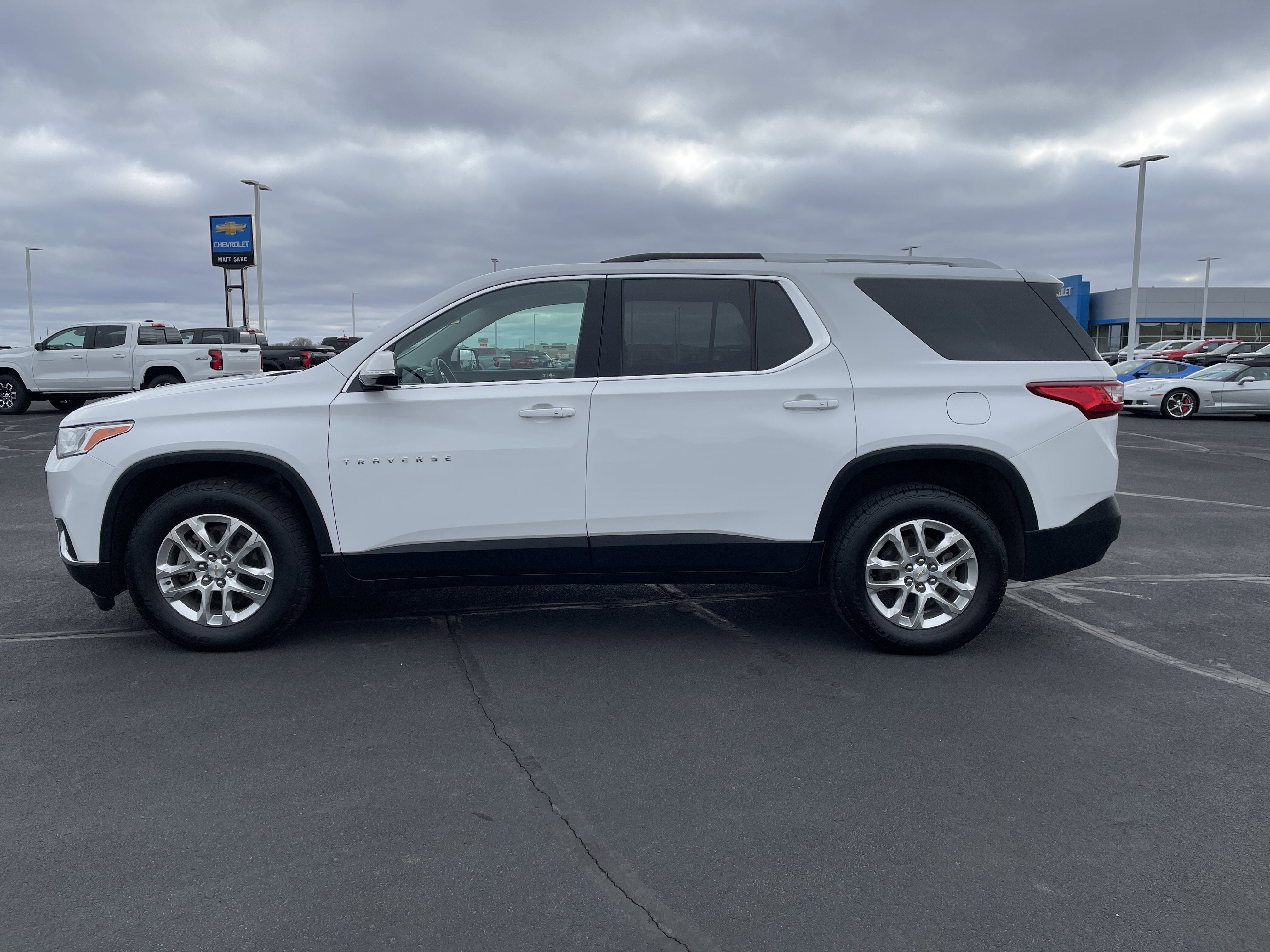 Used 2018 Chevrolet Traverse 1LT with VIN 1GNEVGKW7JJ218747 for sale in Belle Plaine, Minnesota