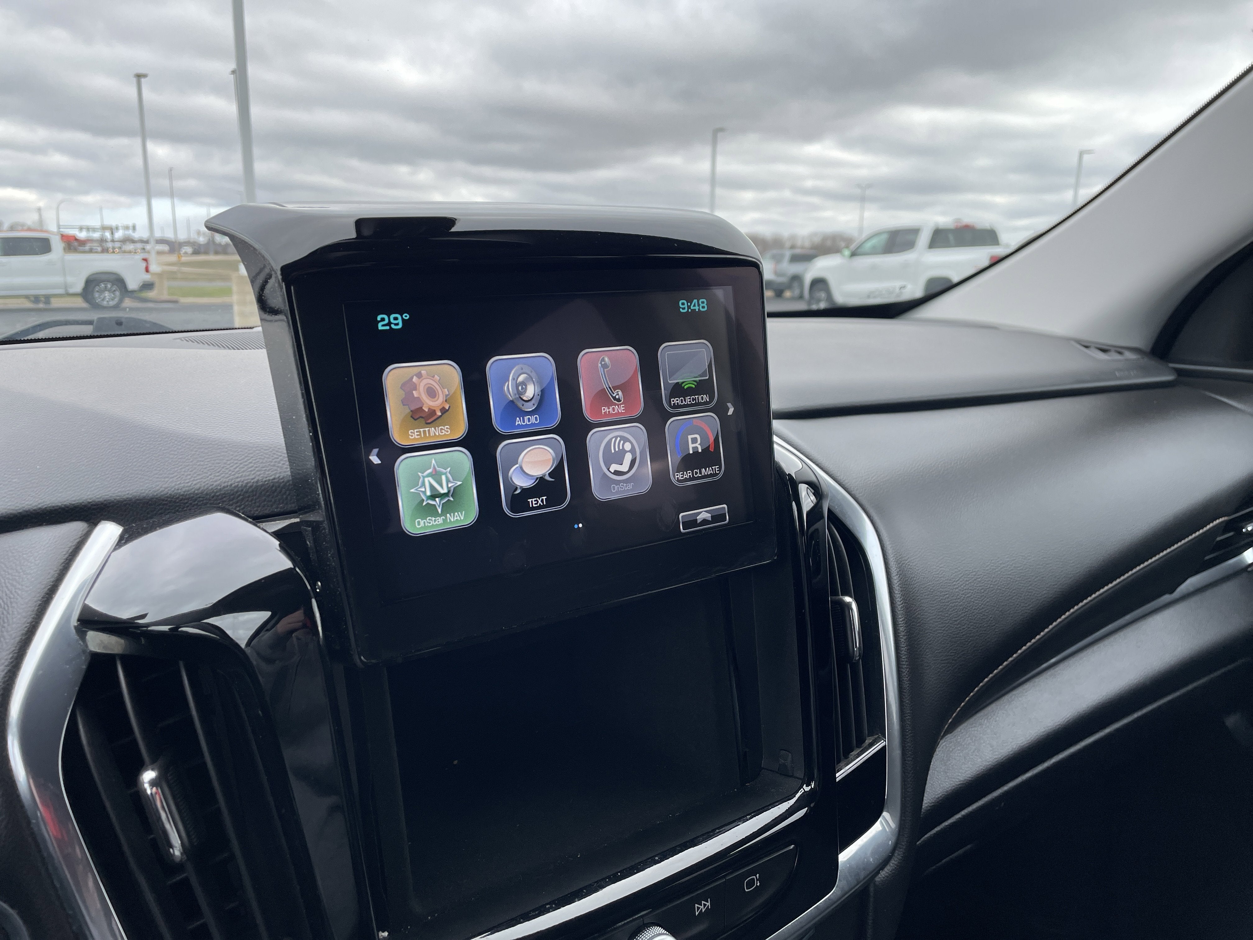 2018 Chevrolet Traverse LT Cloth