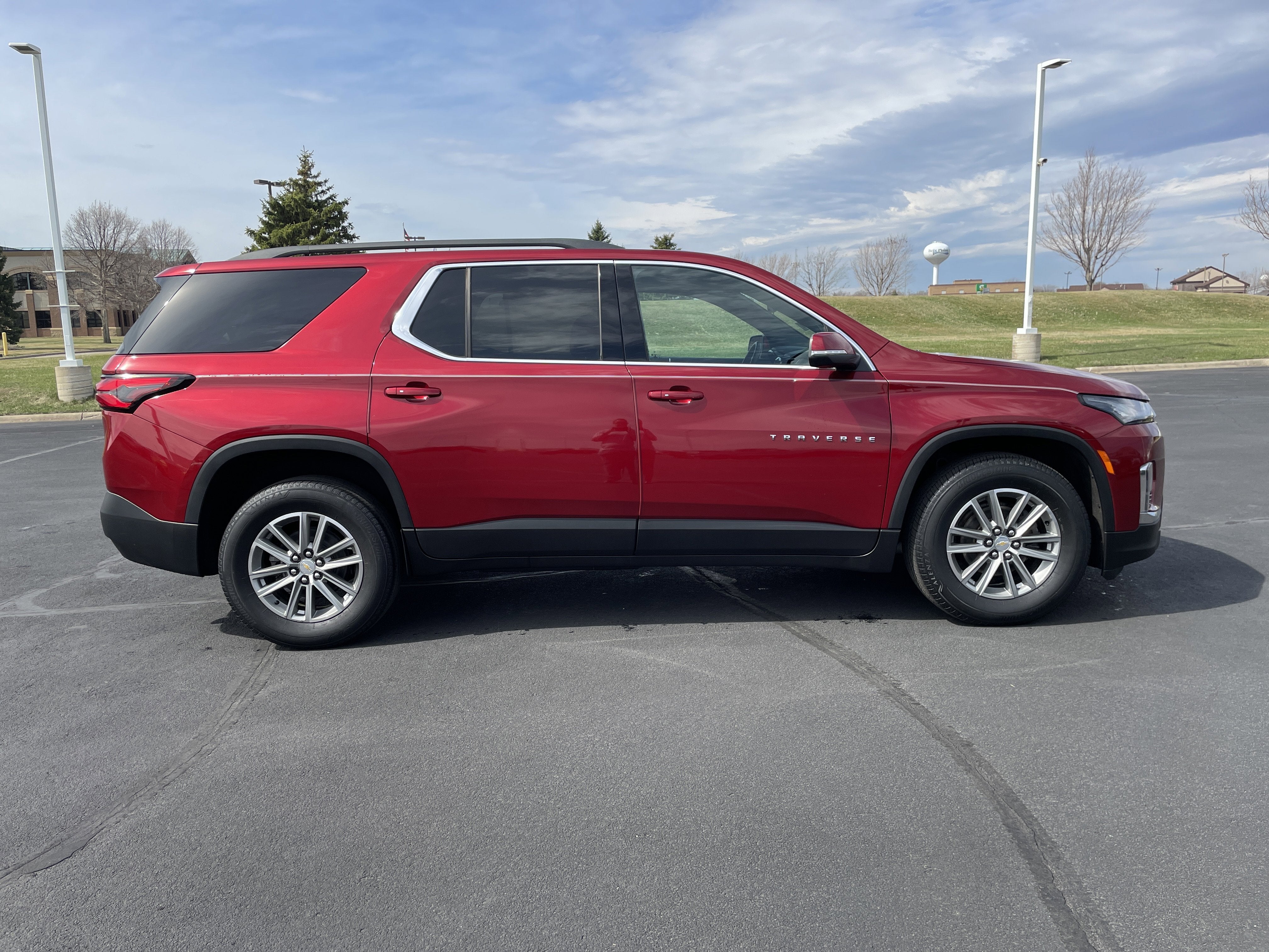 2023 Chevrolet Traverse LT Cloth