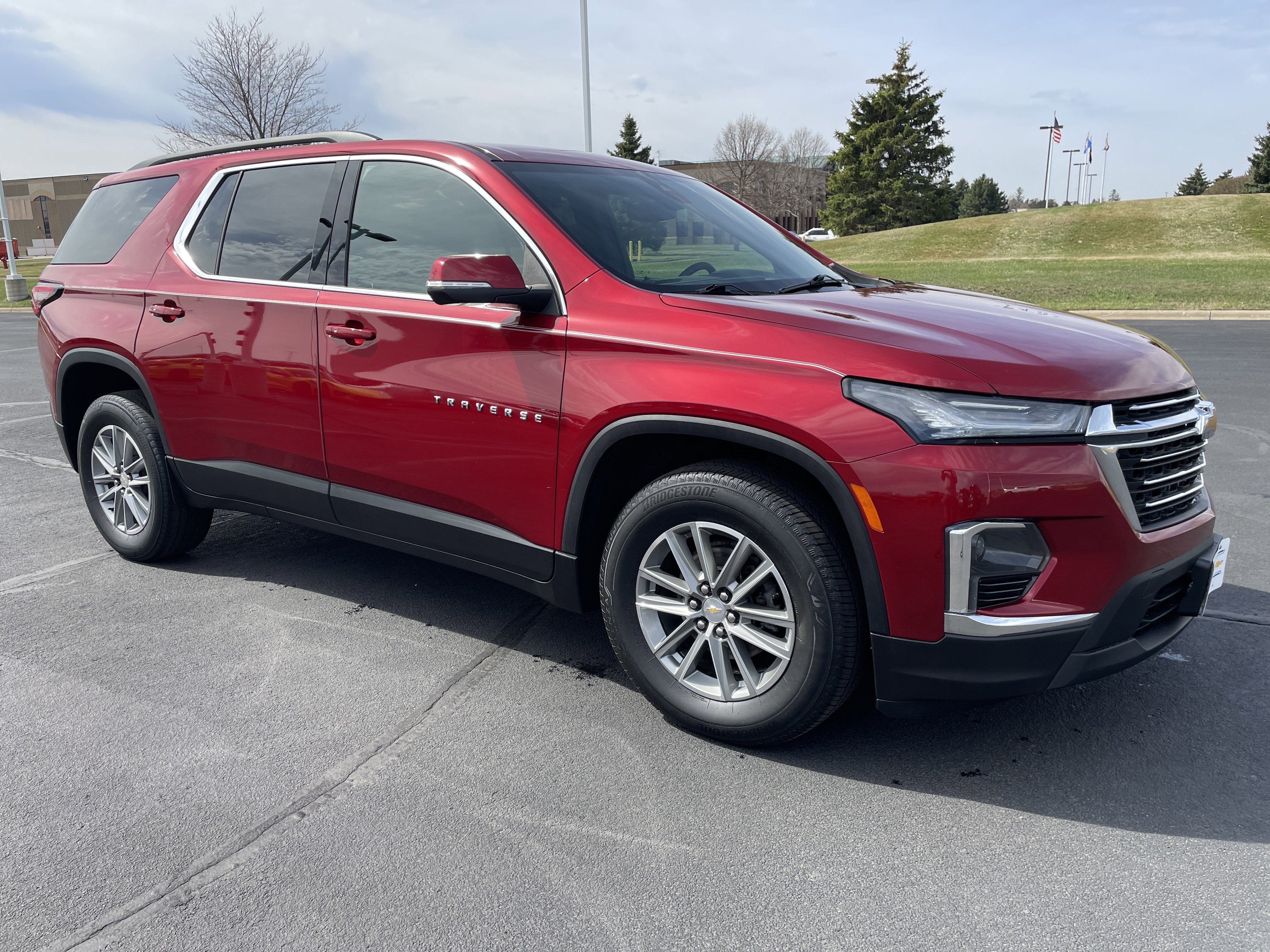 2023 Chevrolet Traverse LT Cloth