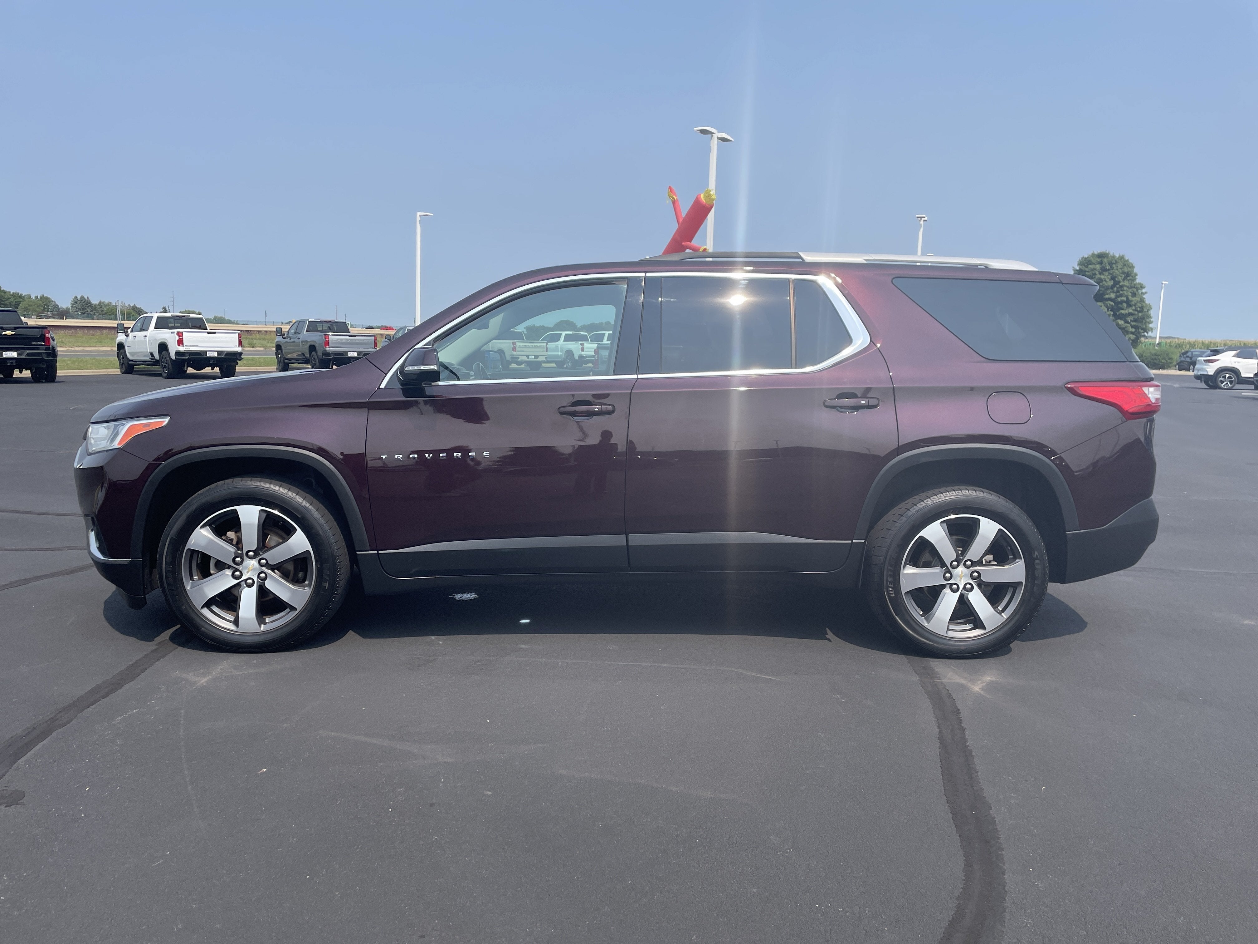 Used 2018 Chevrolet Traverse 3LT with VIN 1GNEVHKW9JJ261590 for sale in Belle Plaine, Minnesota