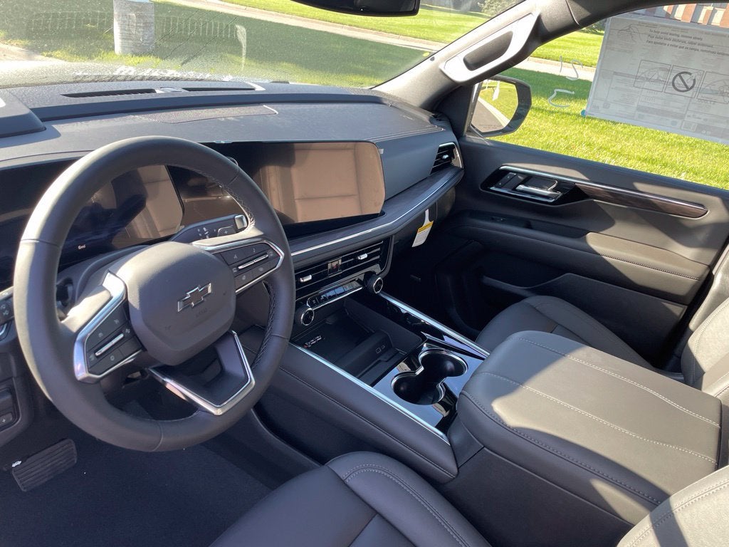 2026 Chevrolet Suburban Z71 - Photo 11