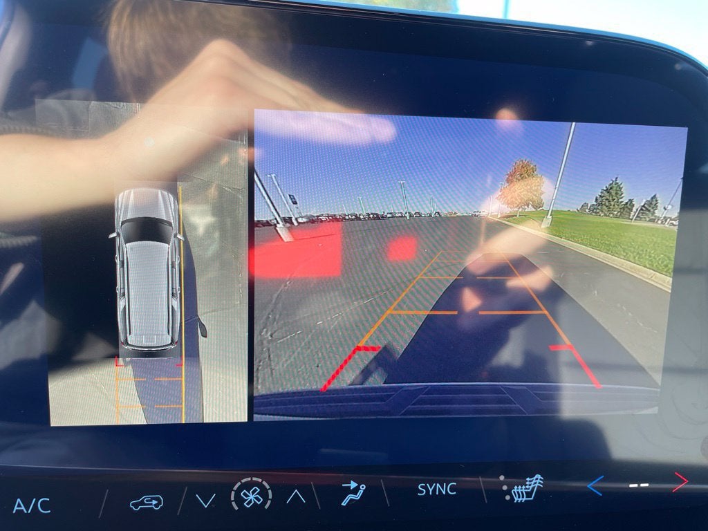 2026 Chevrolet Suburban Z71 - Photo 15