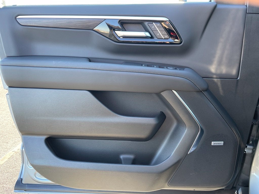 2026 Chevrolet Suburban Z71 - Photo 17