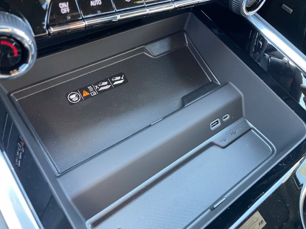 2026 Chevrolet Suburban Z71 - Photo 36
