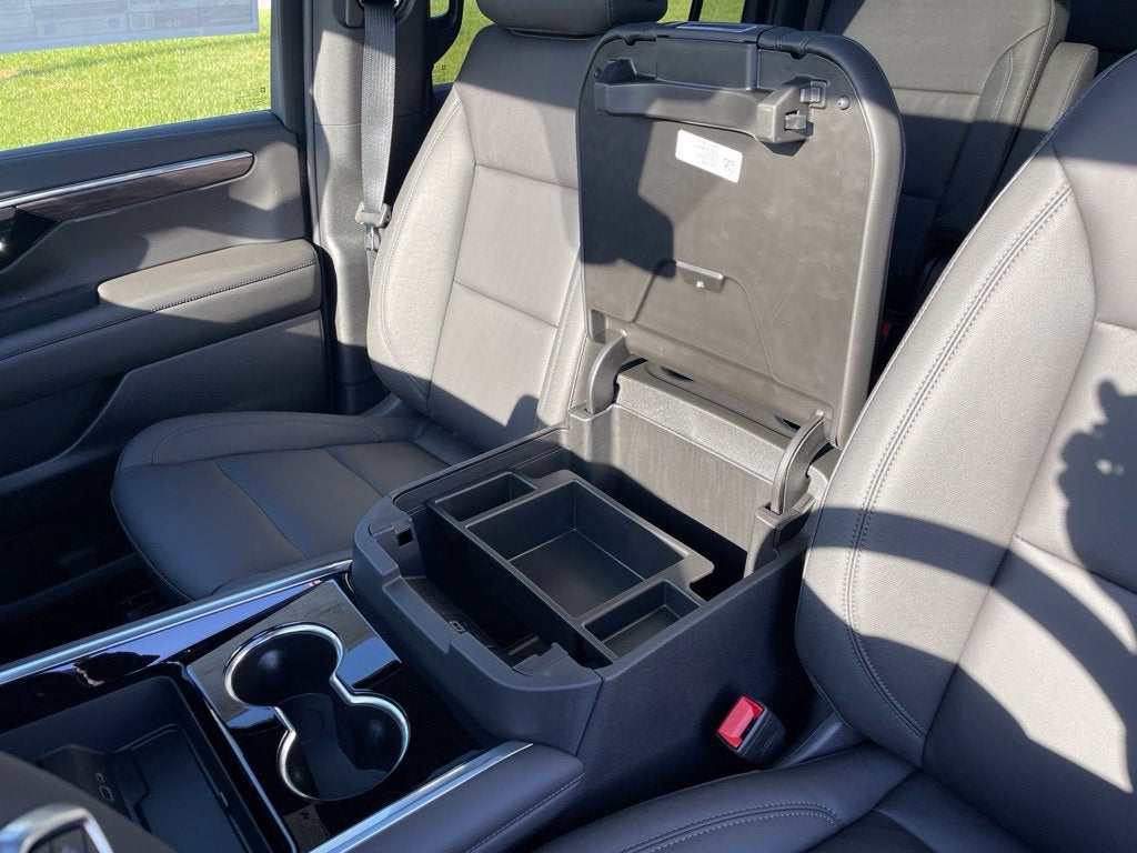 2026 Chevrolet Suburban Z71 - Photo 39