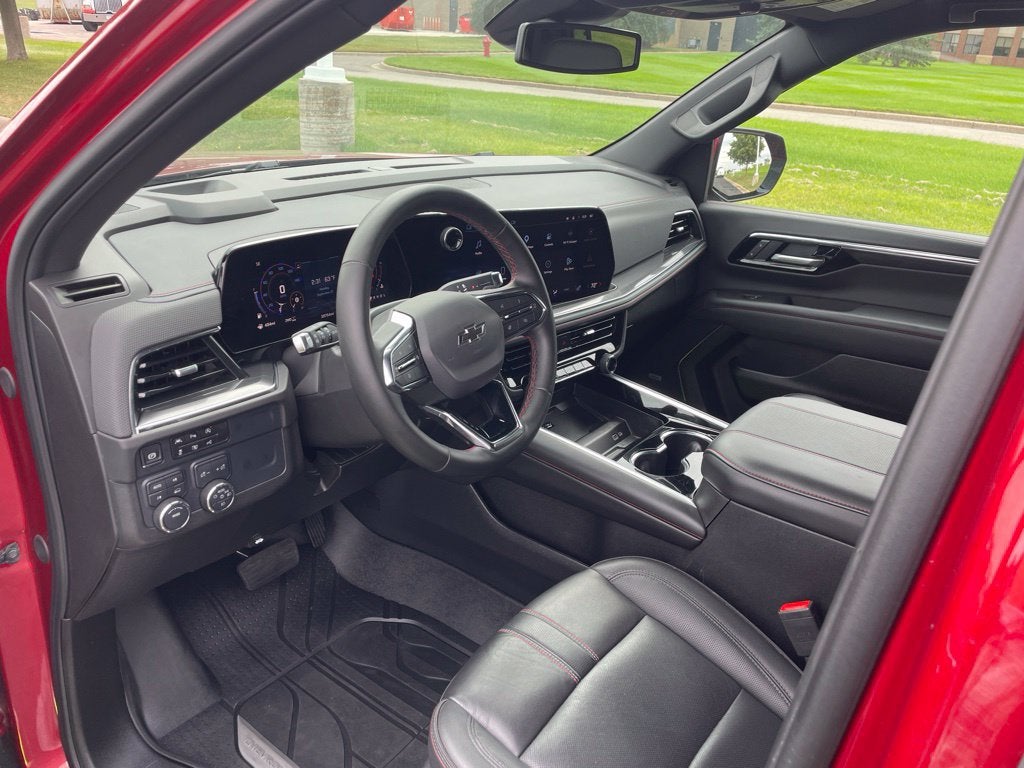 2025 Chevrolet Suburban RST