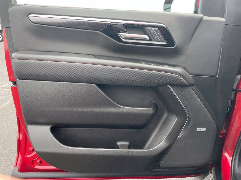 2025 Chevrolet Suburban RST