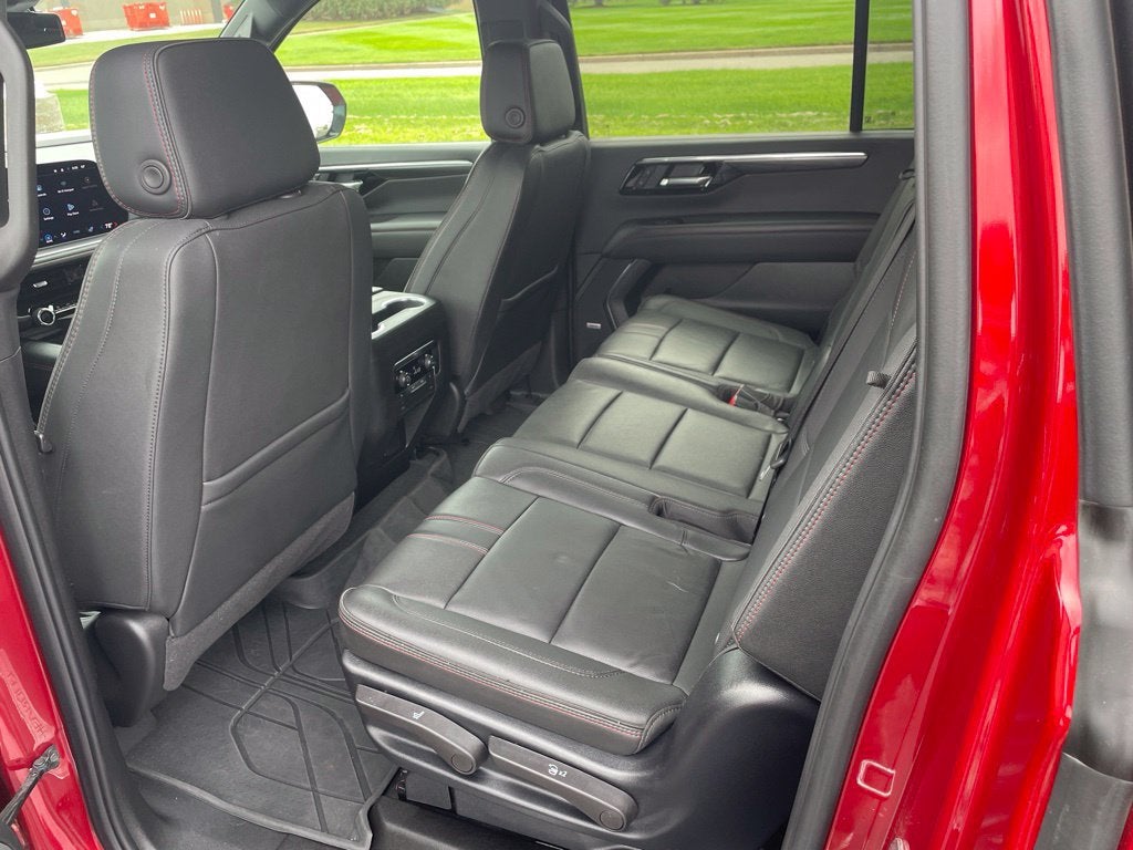 2025 Chevrolet Suburban RST