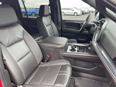 2025 Chevrolet Suburban RST