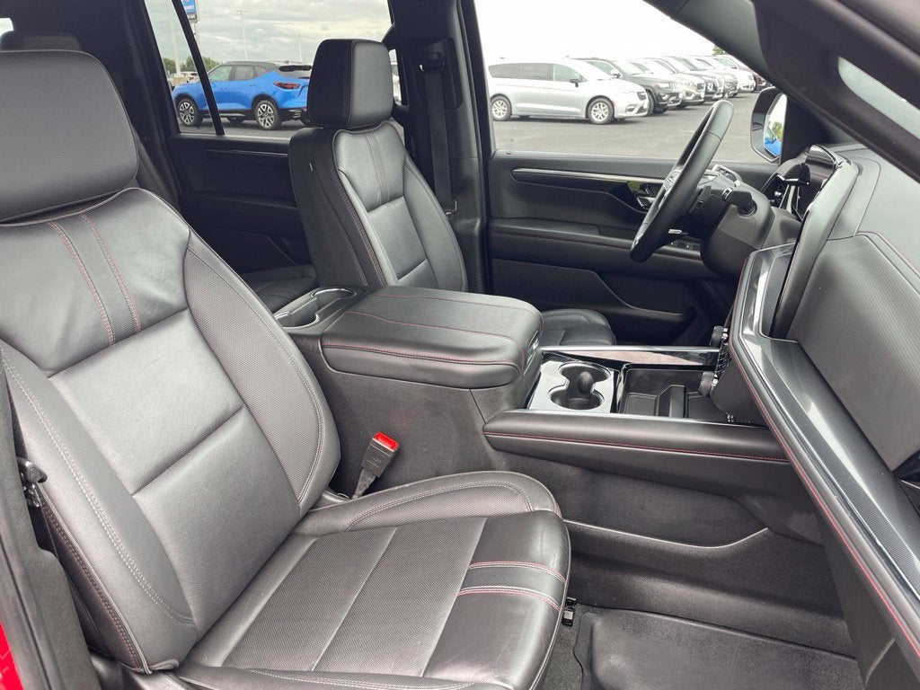 2025 Chevrolet Suburban RST