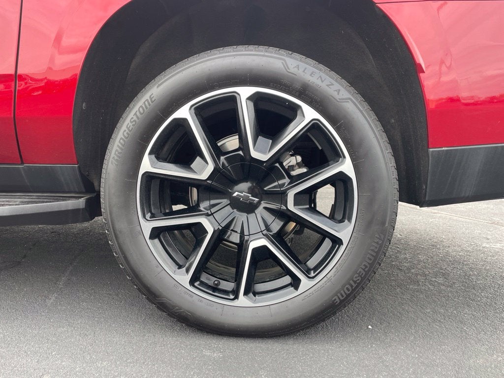 2025 Chevrolet Suburban RST