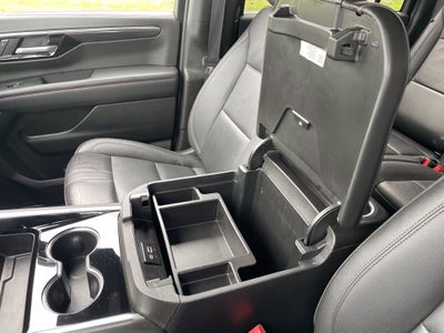 2025 Chevrolet Suburban RST