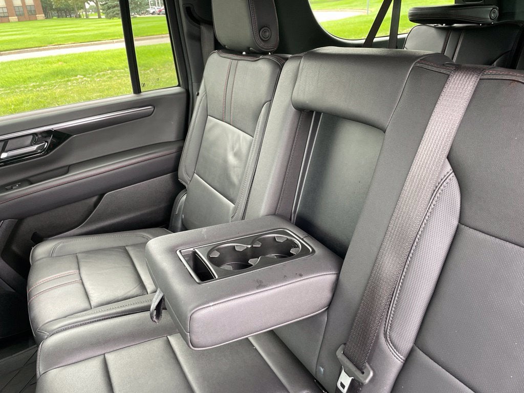 2025 Chevrolet Suburban RST