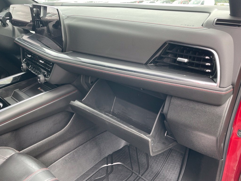 2025 Chevrolet Suburban RST