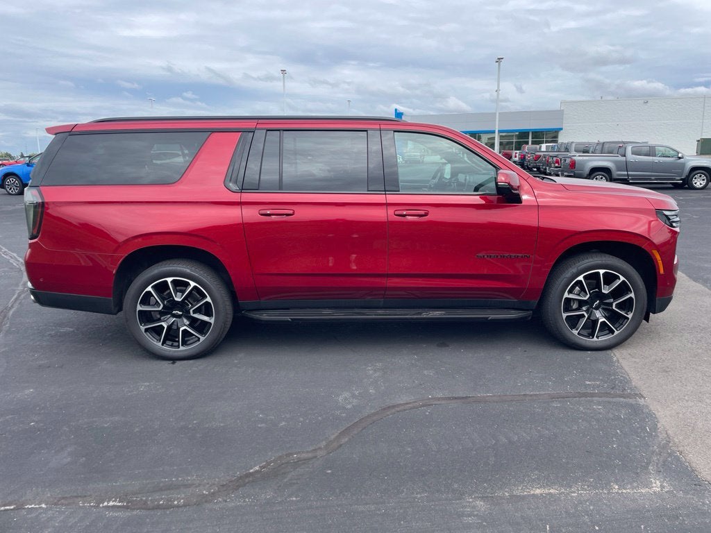 2025 Chevrolet Suburban RST