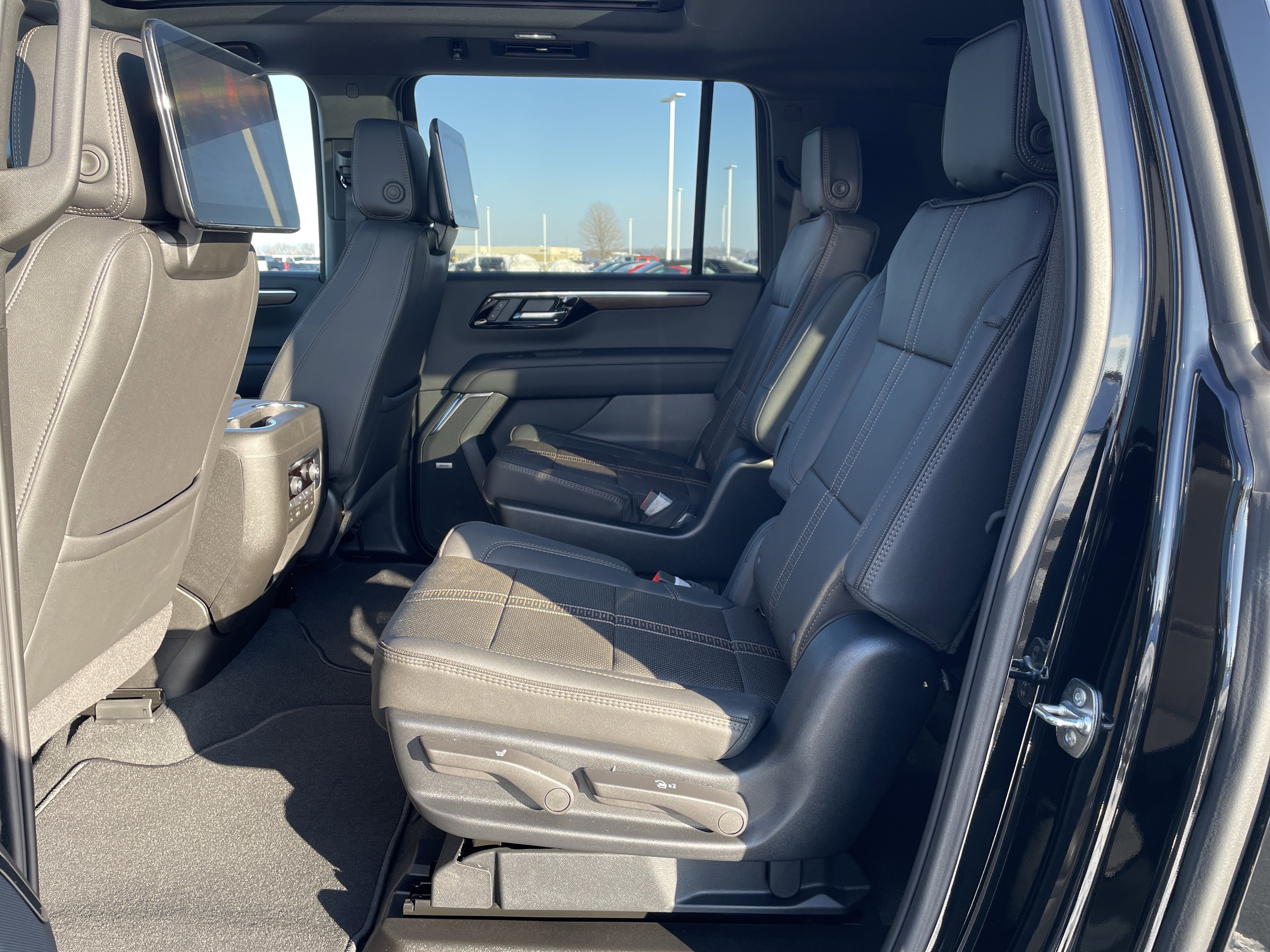 2025 Chevrolet Suburban High Country