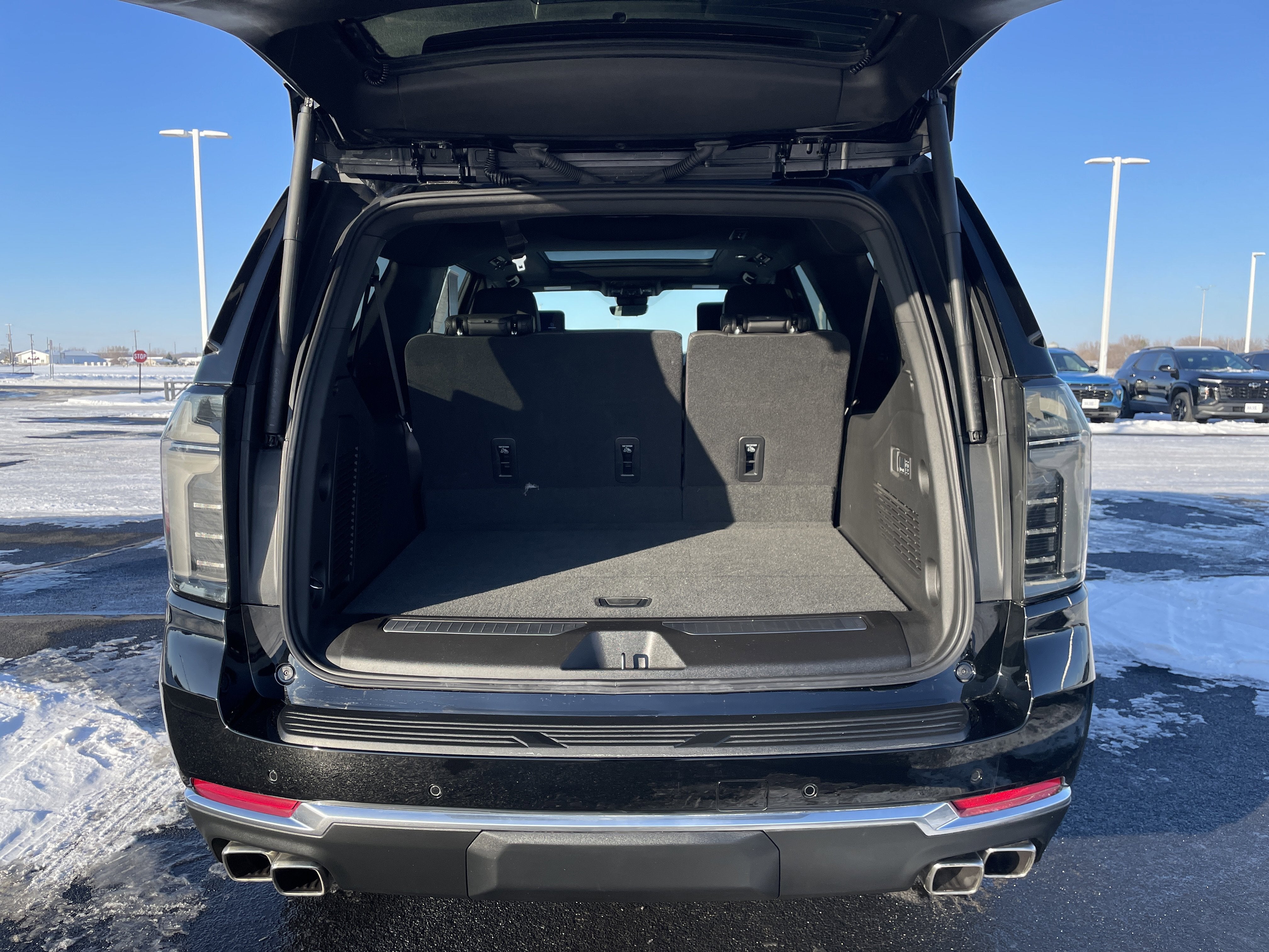 2025 Chevrolet Suburban High Country