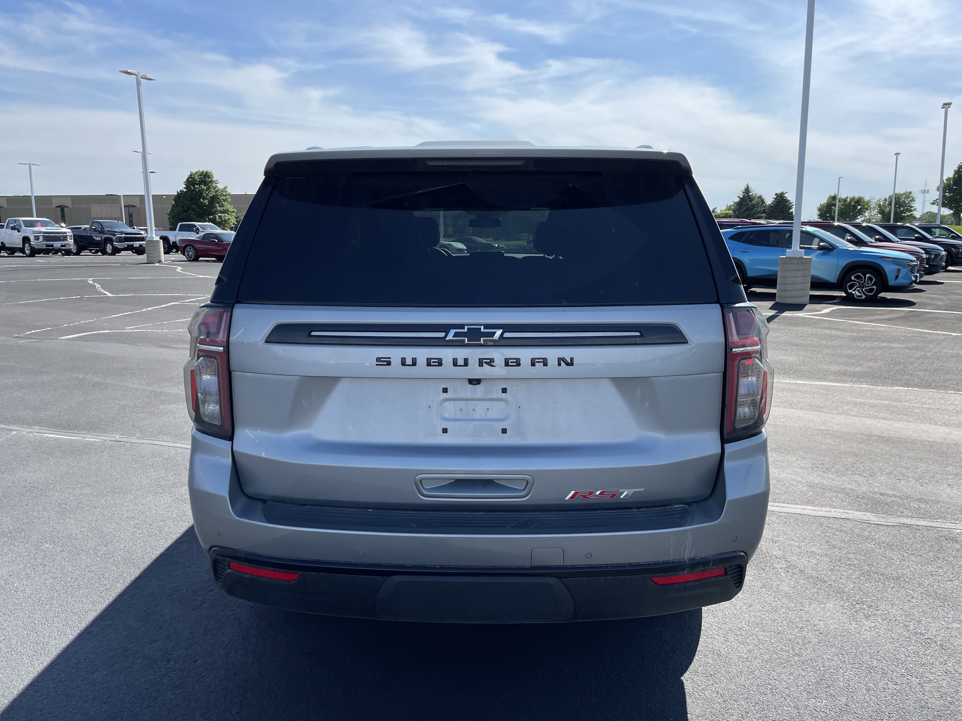 2023 Chevrolet Suburban RST
