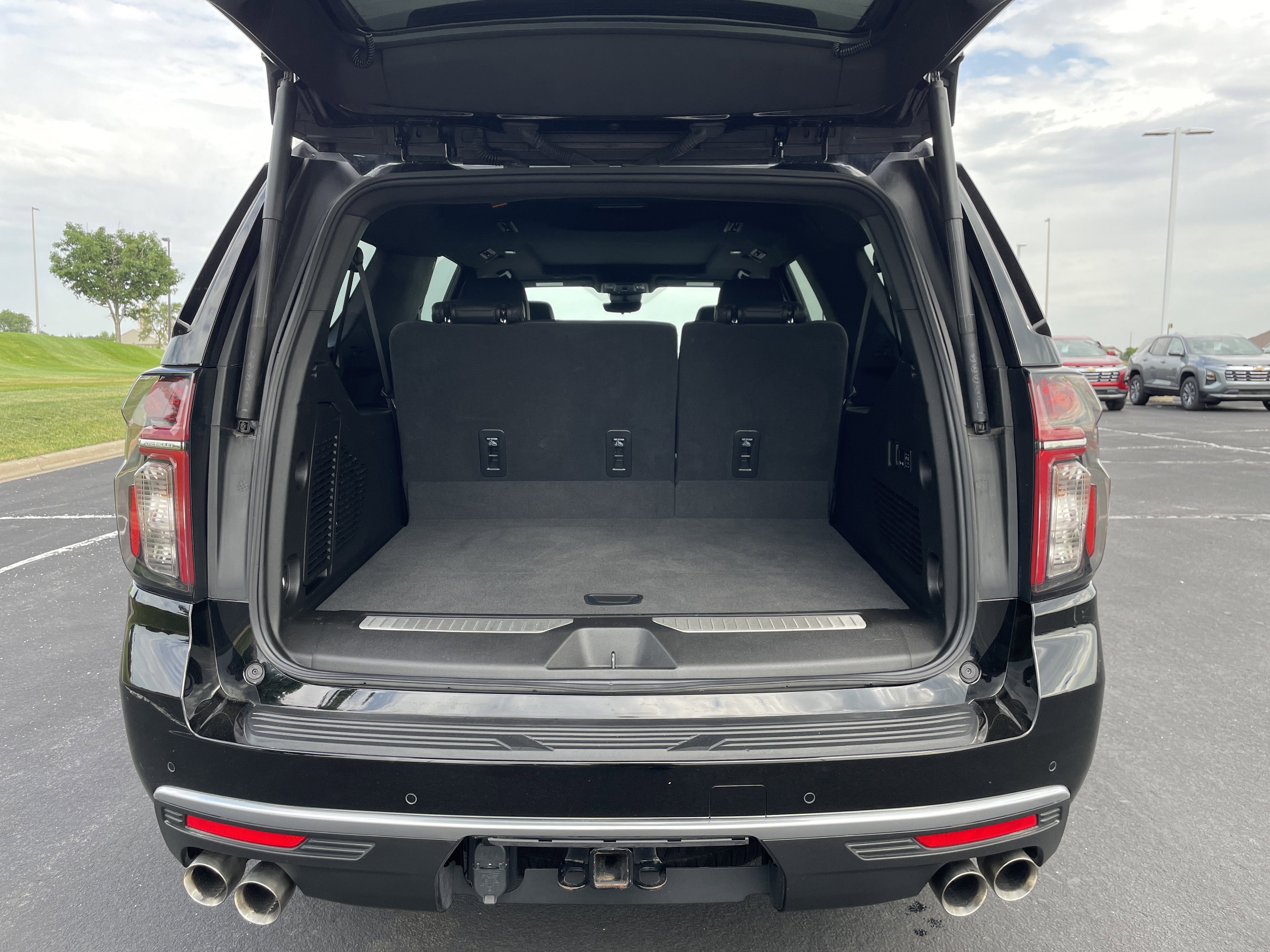 2023 Chevrolet Suburban High Country