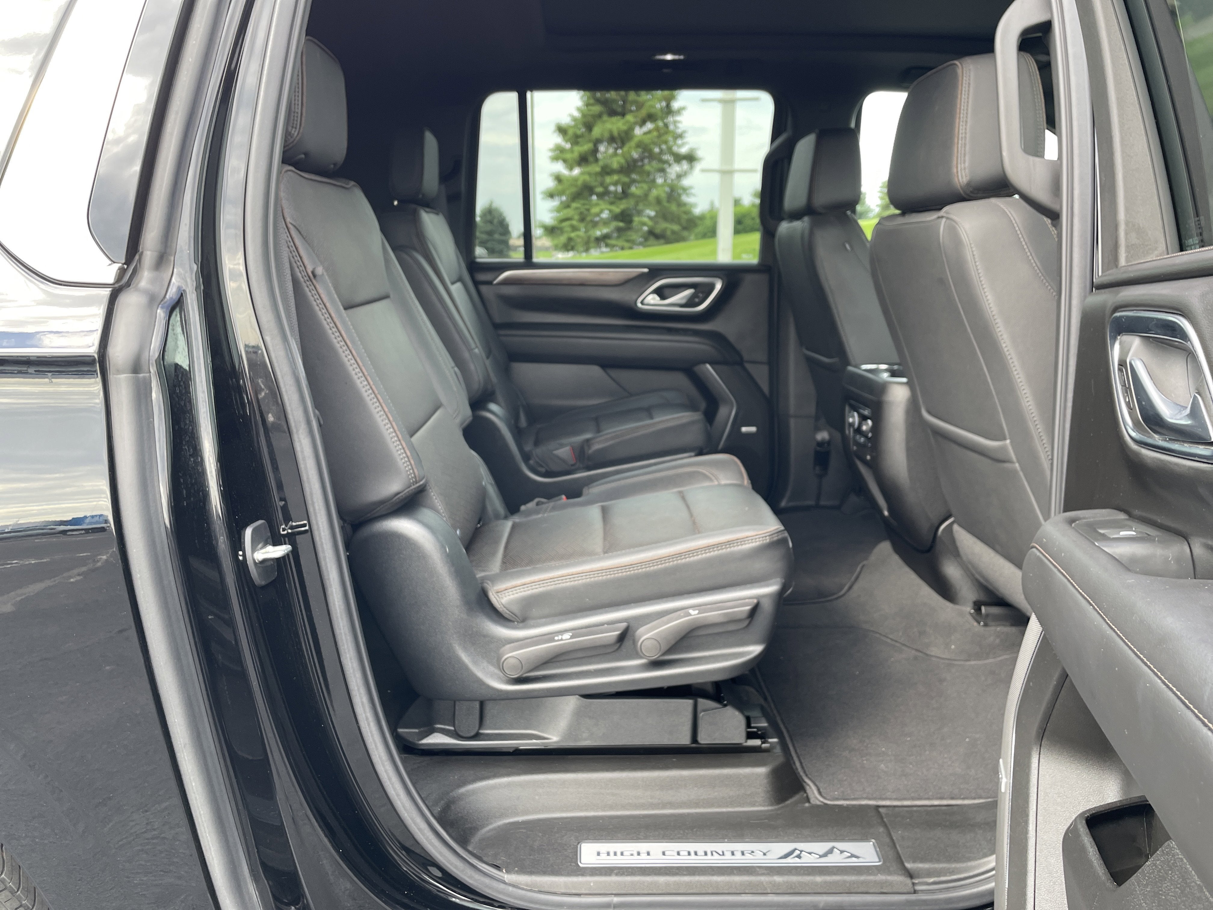 2023 Chevrolet Suburban High Country