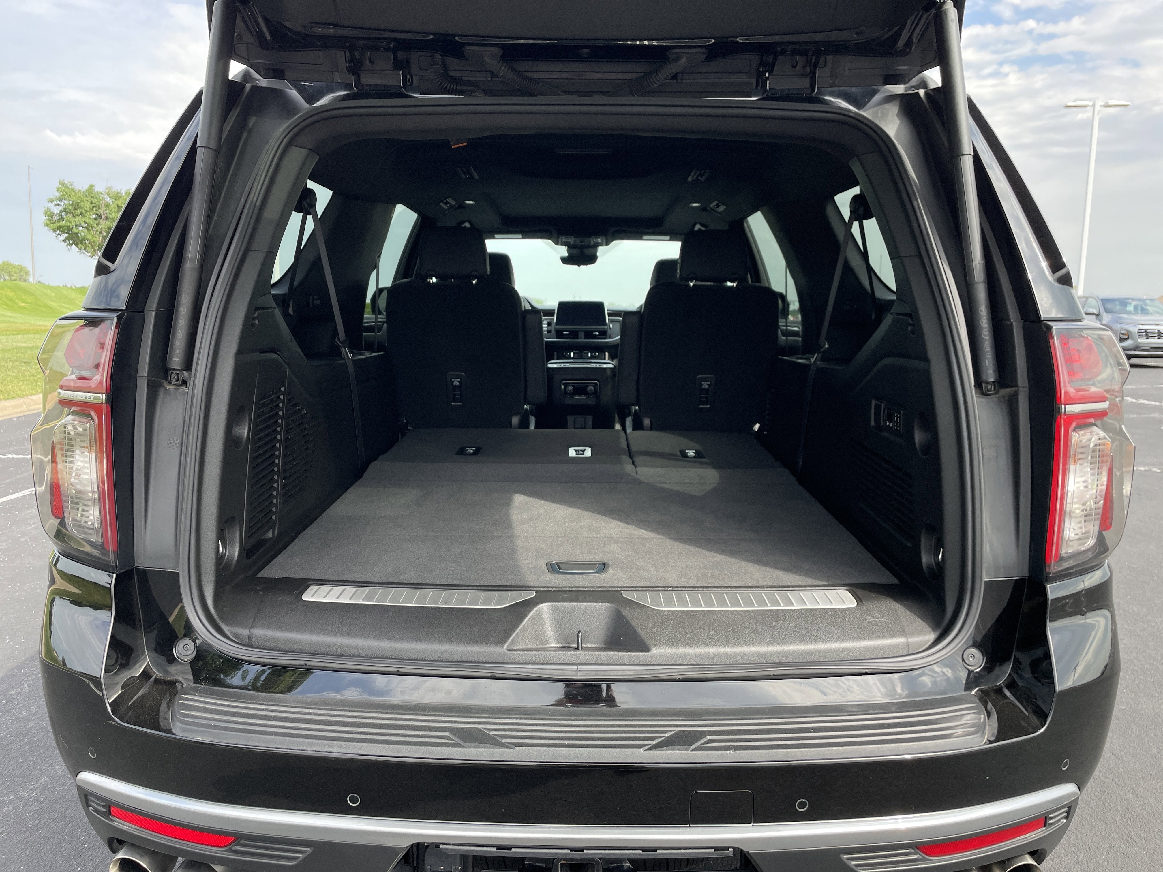 2023 Chevrolet Suburban High Country