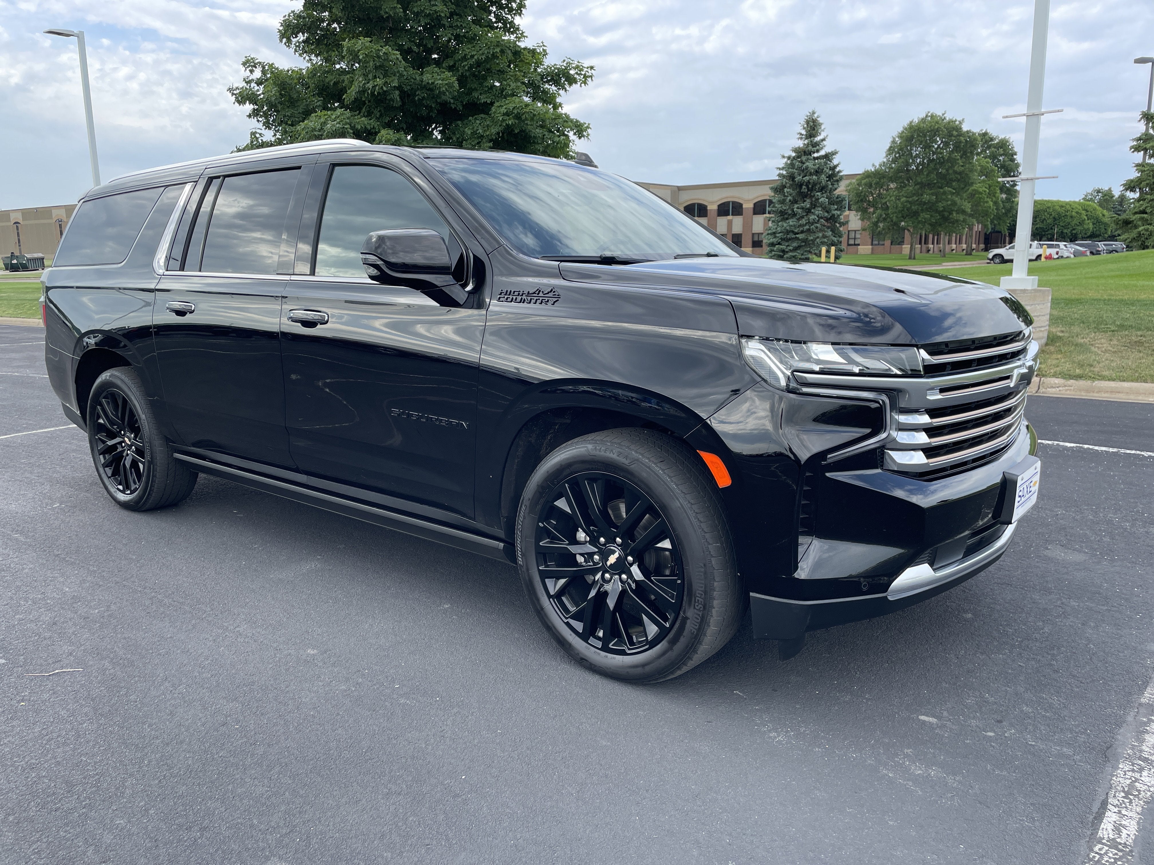 2023 Chevrolet Suburban High Country