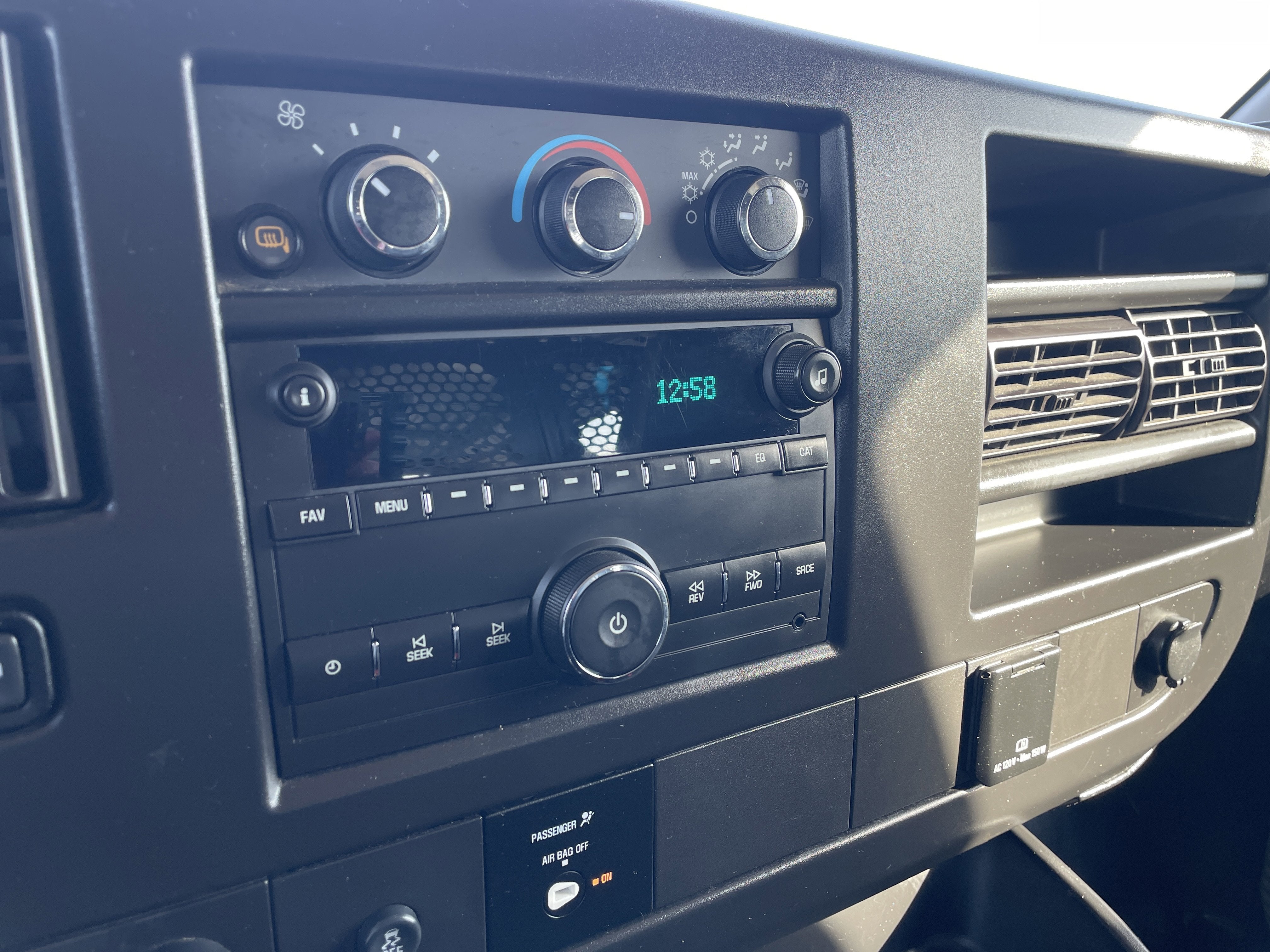 2024 GMC Savana Cargo 2500 Work Van